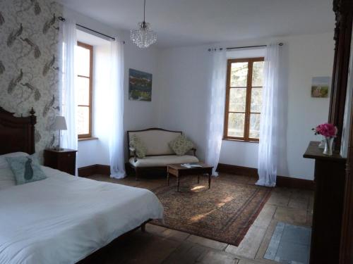 Deluxe Double Room with Bath - Photo 6