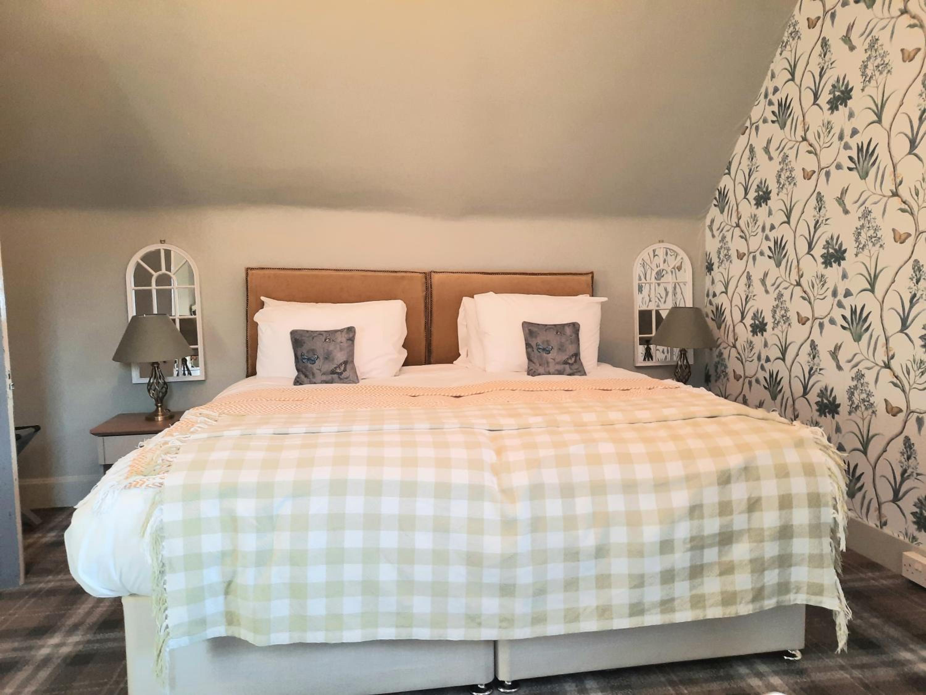 Superior Deluxe Double or Twin Room  - Photo 4