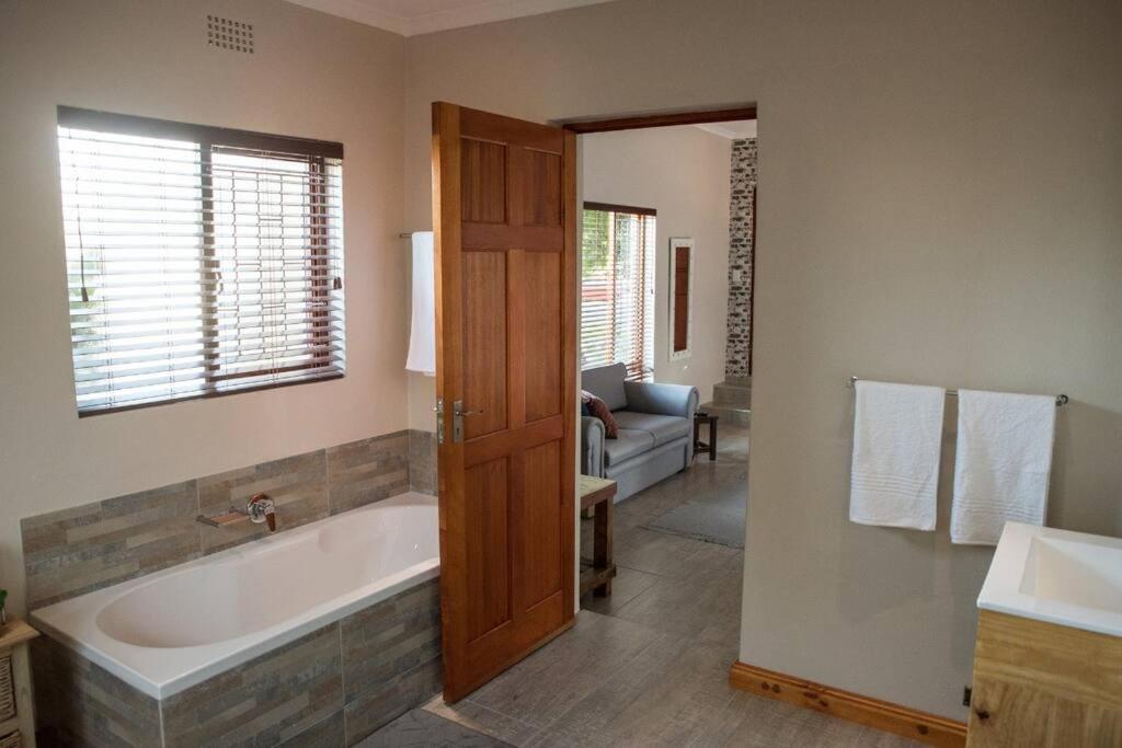 One-Bedroom Apartment - Photo 5