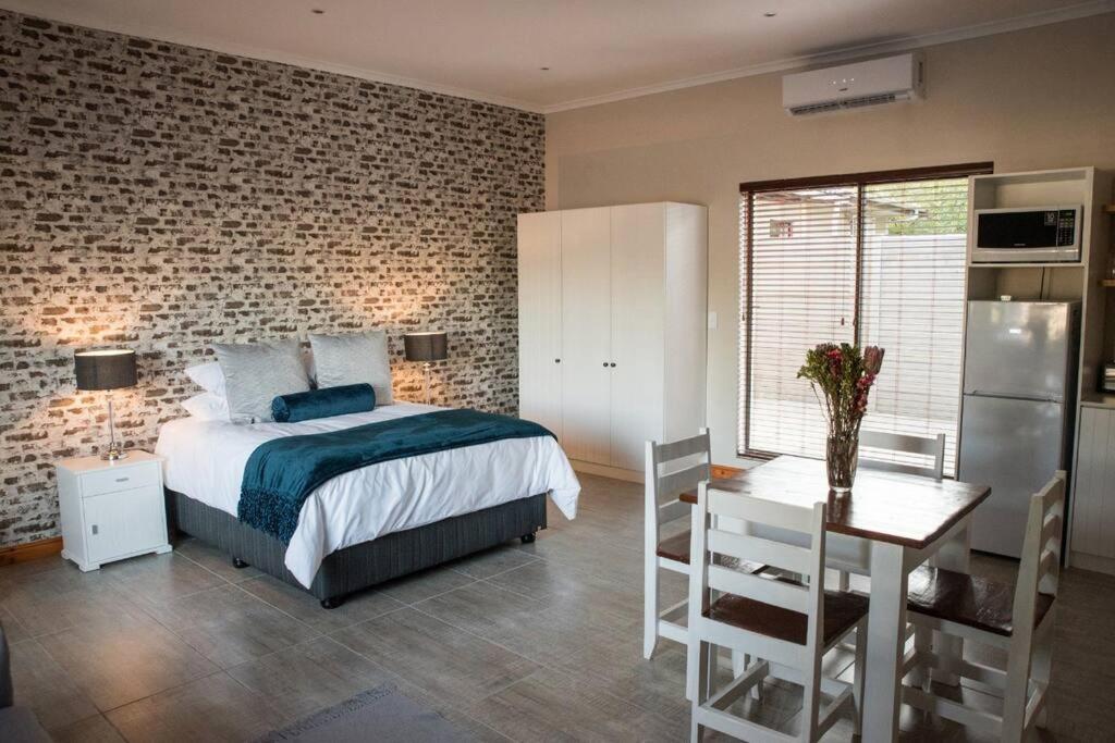 One-Bedroom Apartment - Photo 9