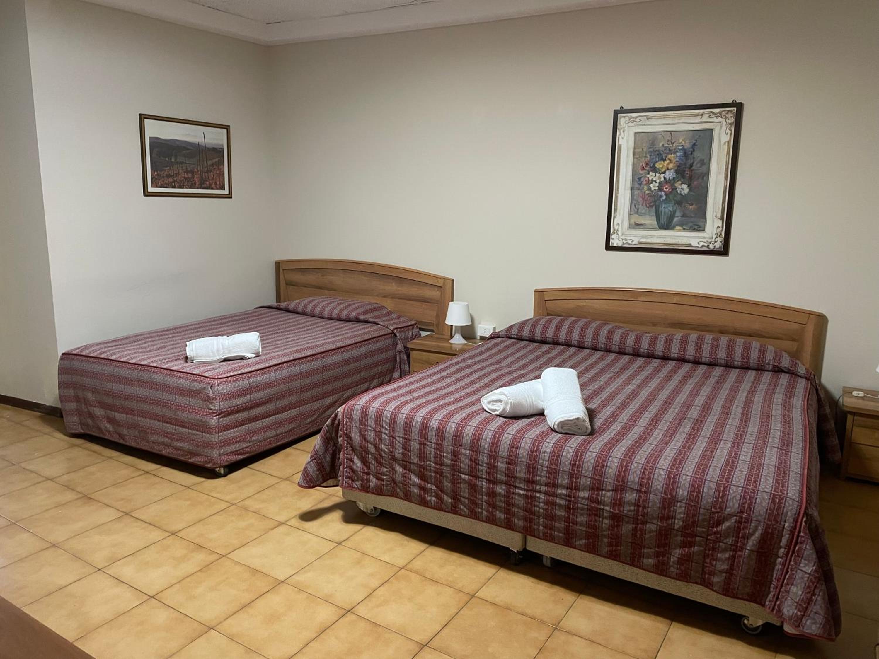 Economy Triple Room photo 1