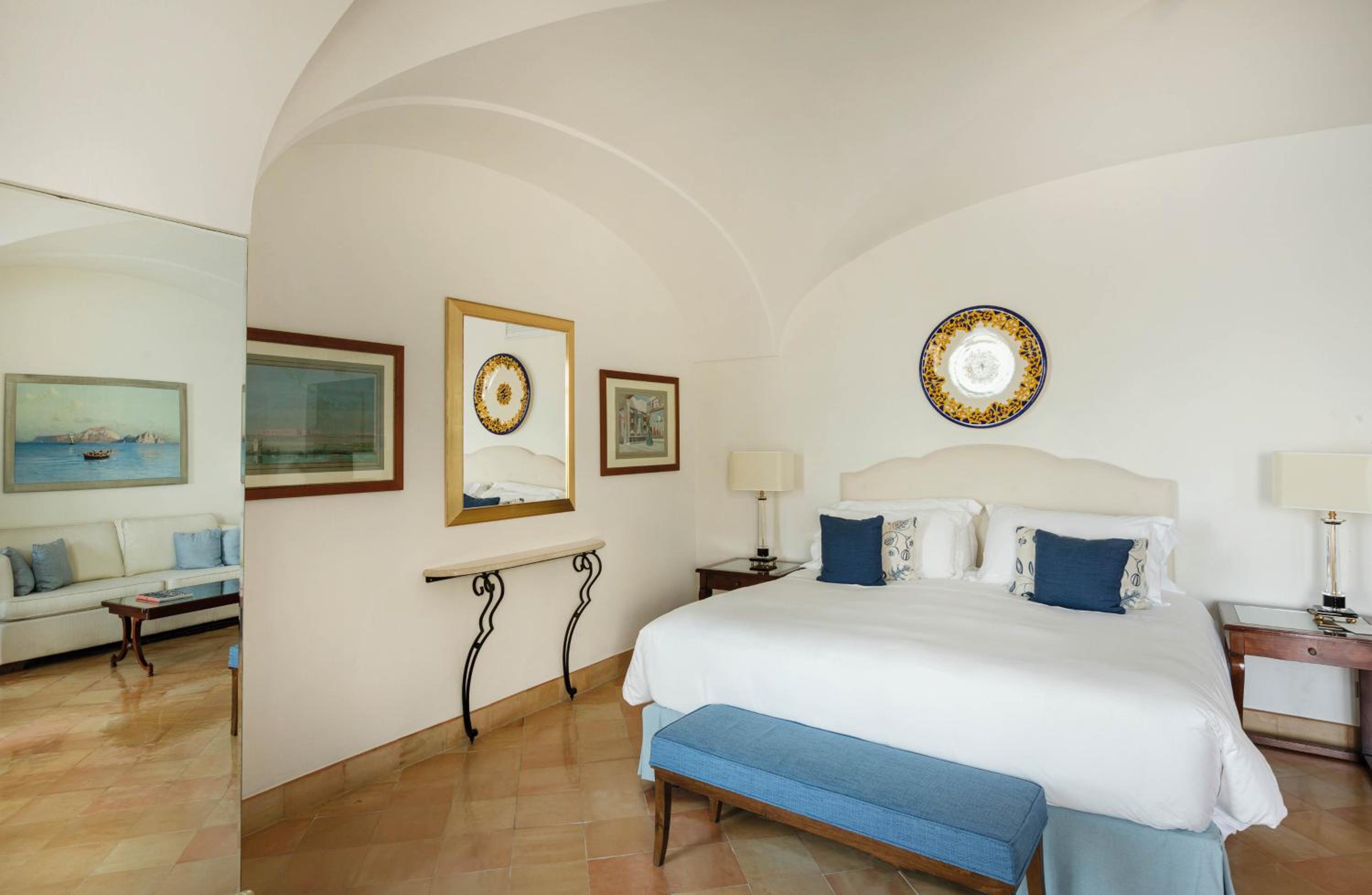 Deluxe Junior Suite with Sea View and Balcony photo 2
