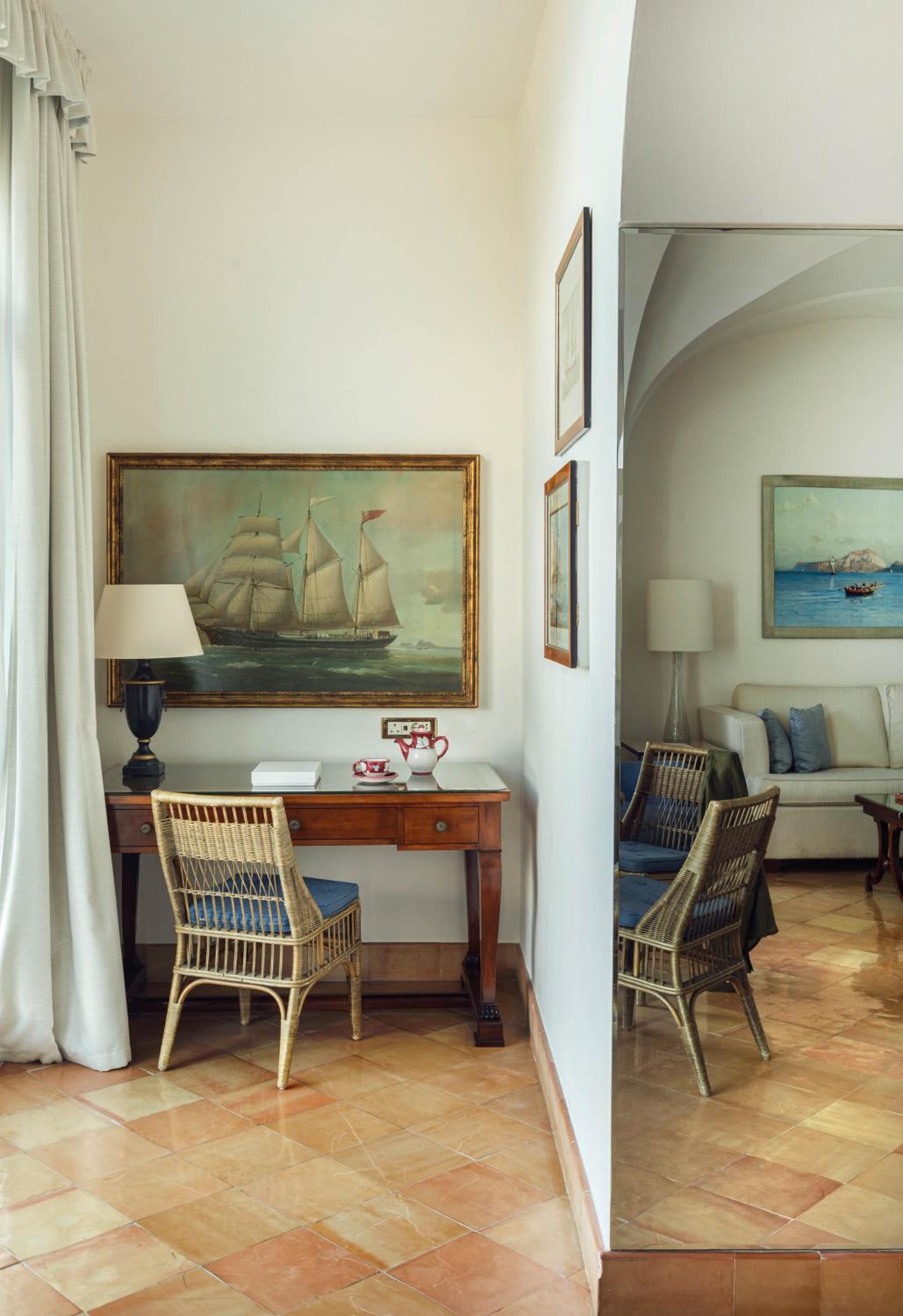 Deluxe Junior Suite with Sea View and Balcony