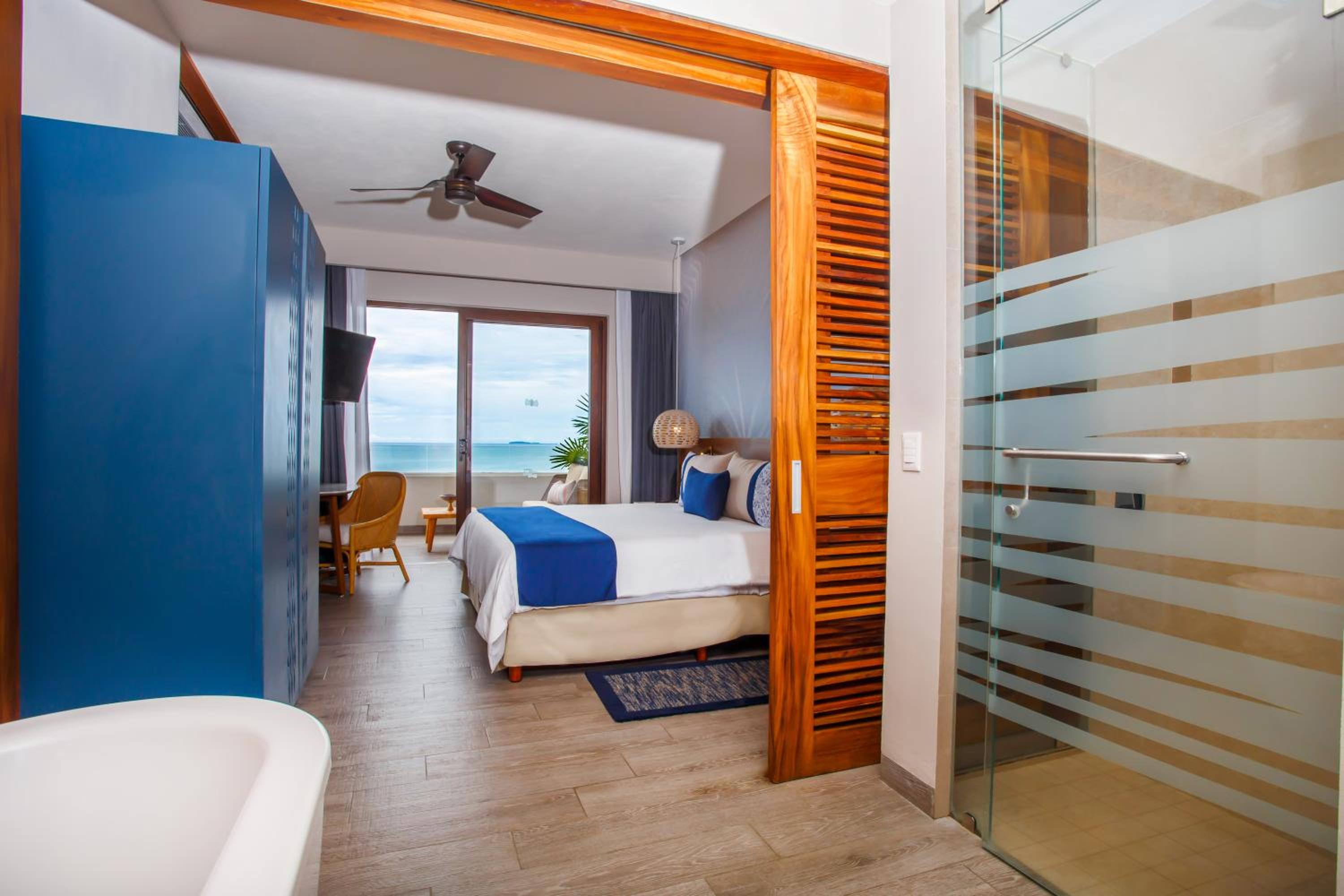 Adults Only One-Bedroom Lush King Suite with Garden View