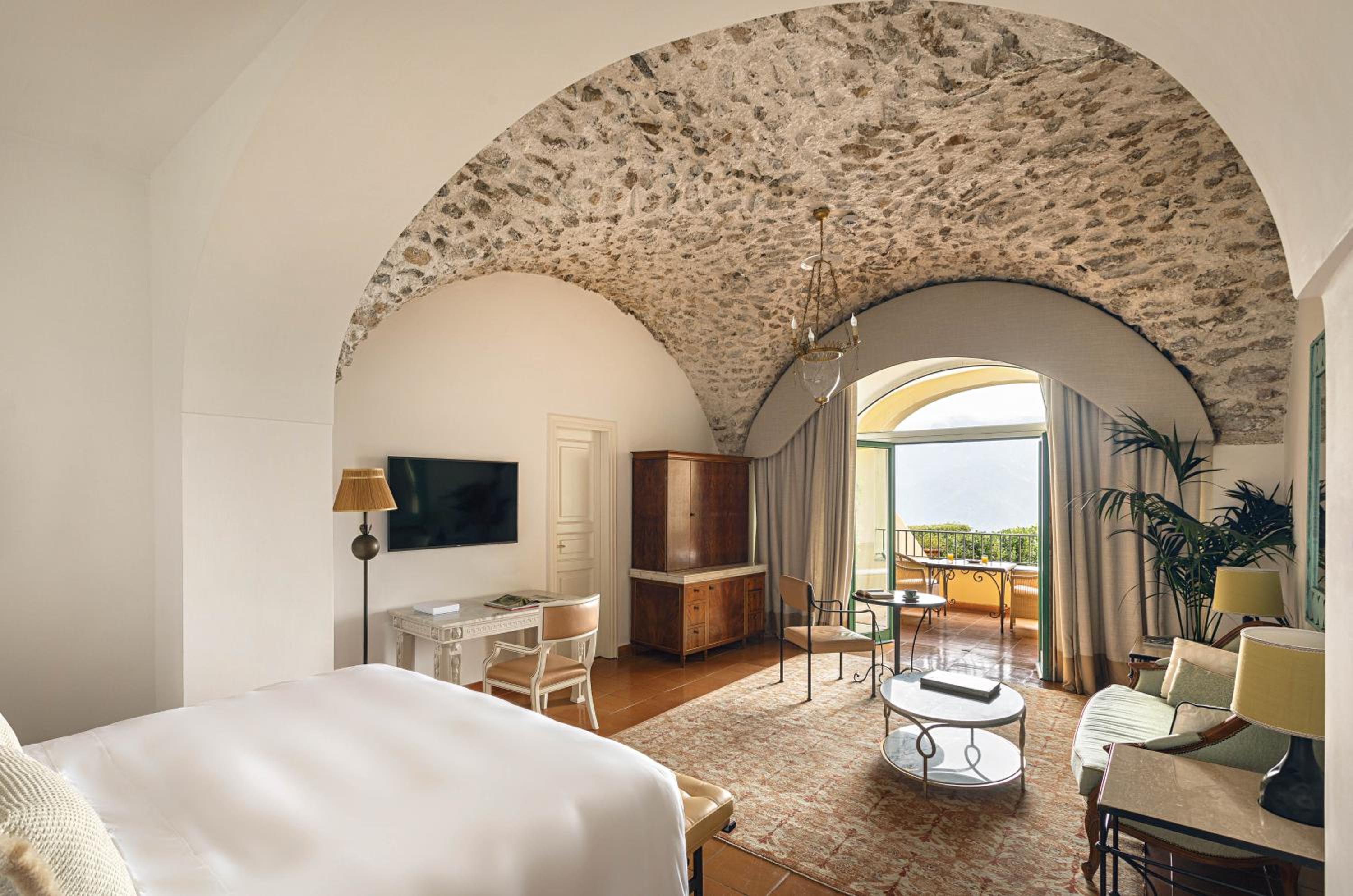 Deluxe Double Room with Balcony and Sea View