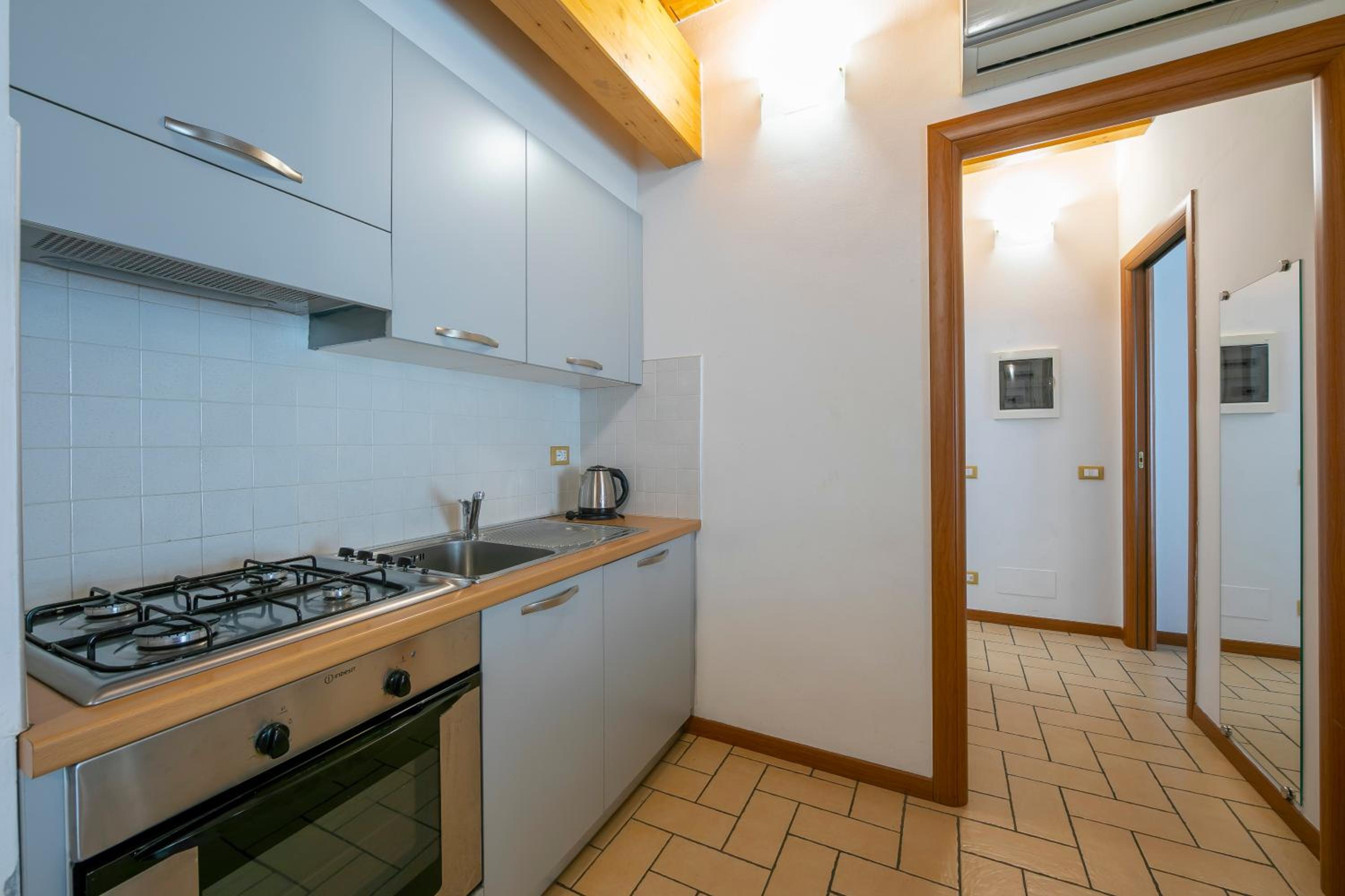One-Bedroom Apartment - Photo 5