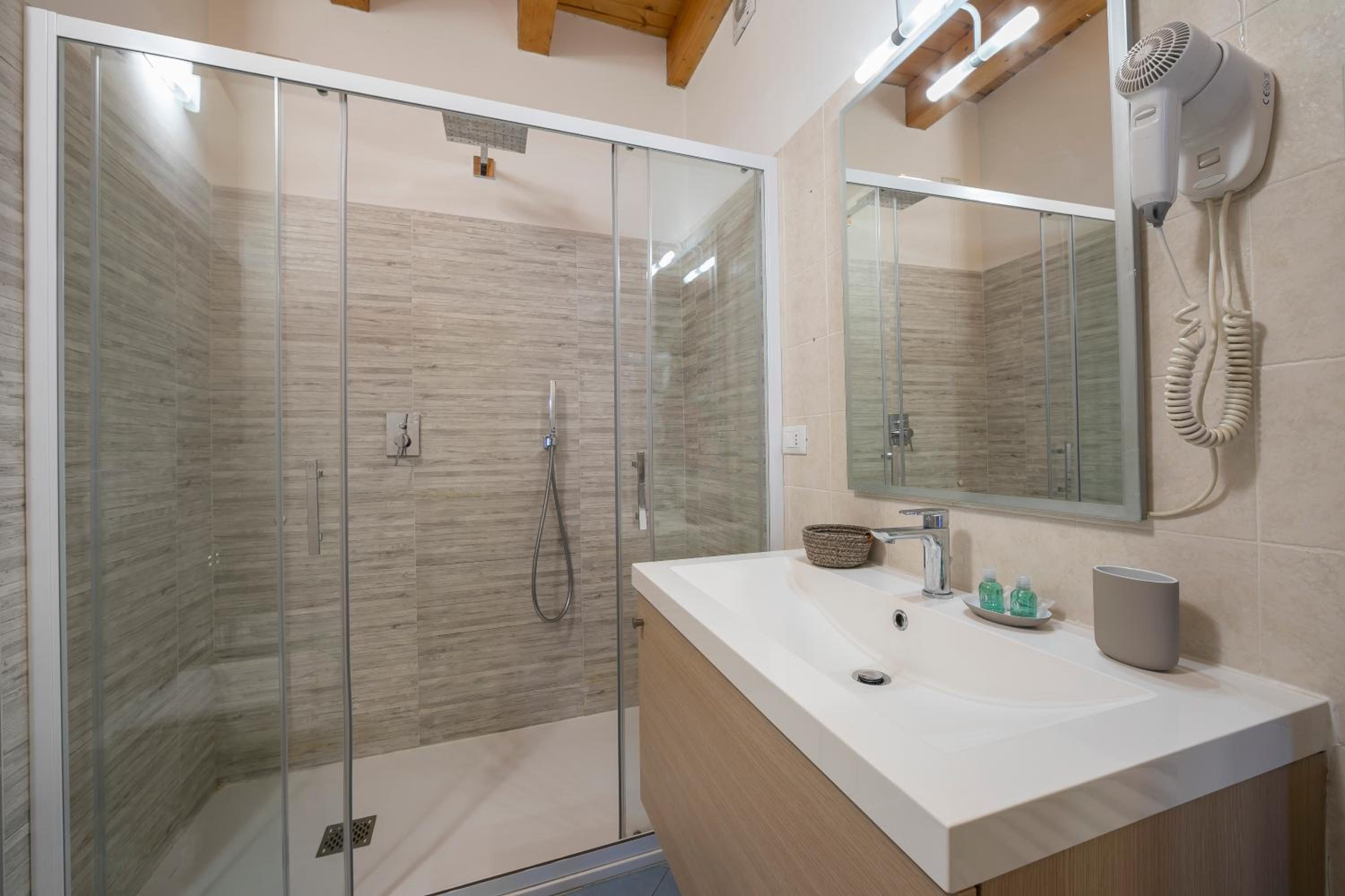 One-Bedroom Apartment - Photo 19