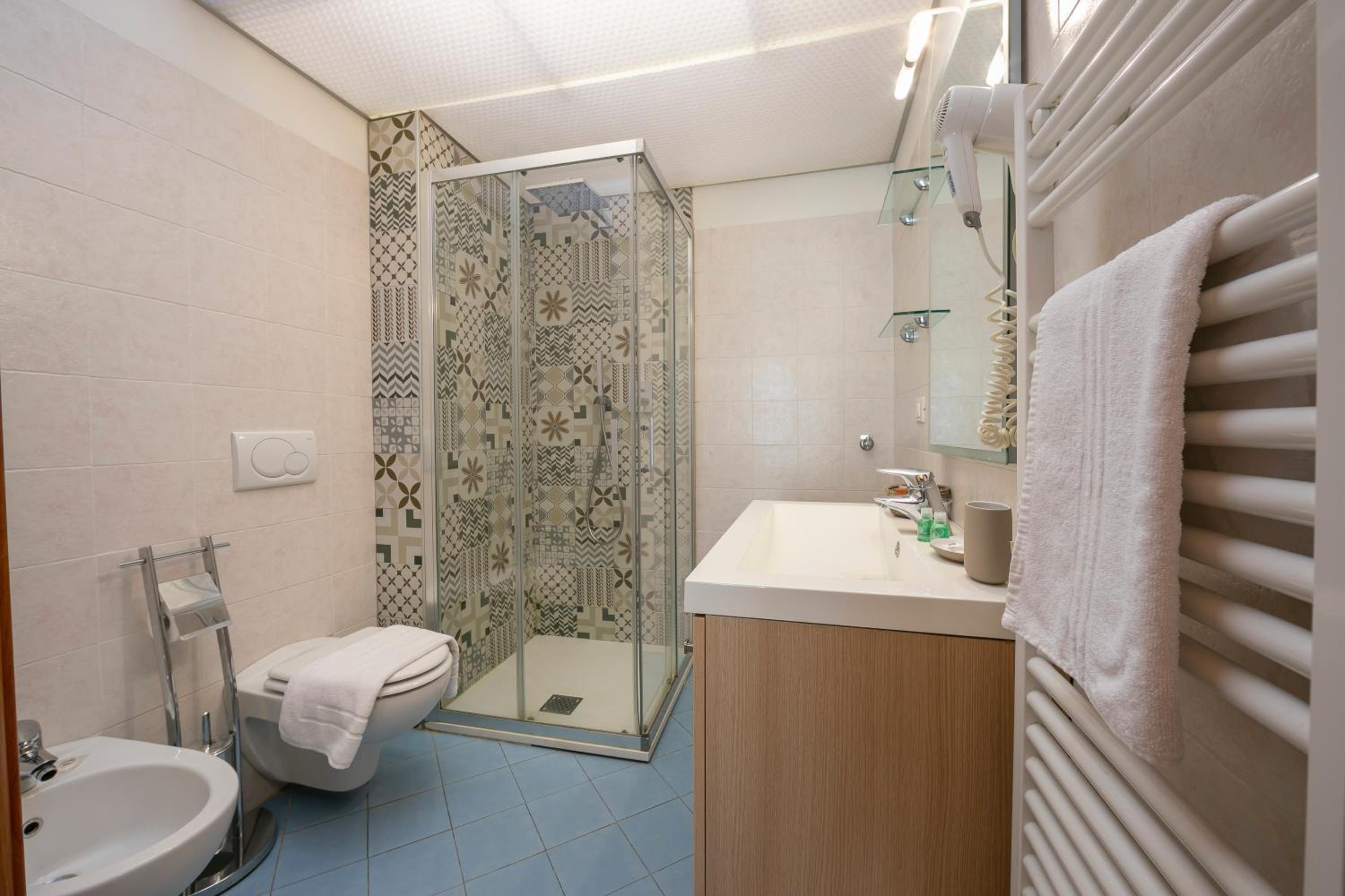 One-Bedroom Apartment - Photo 3