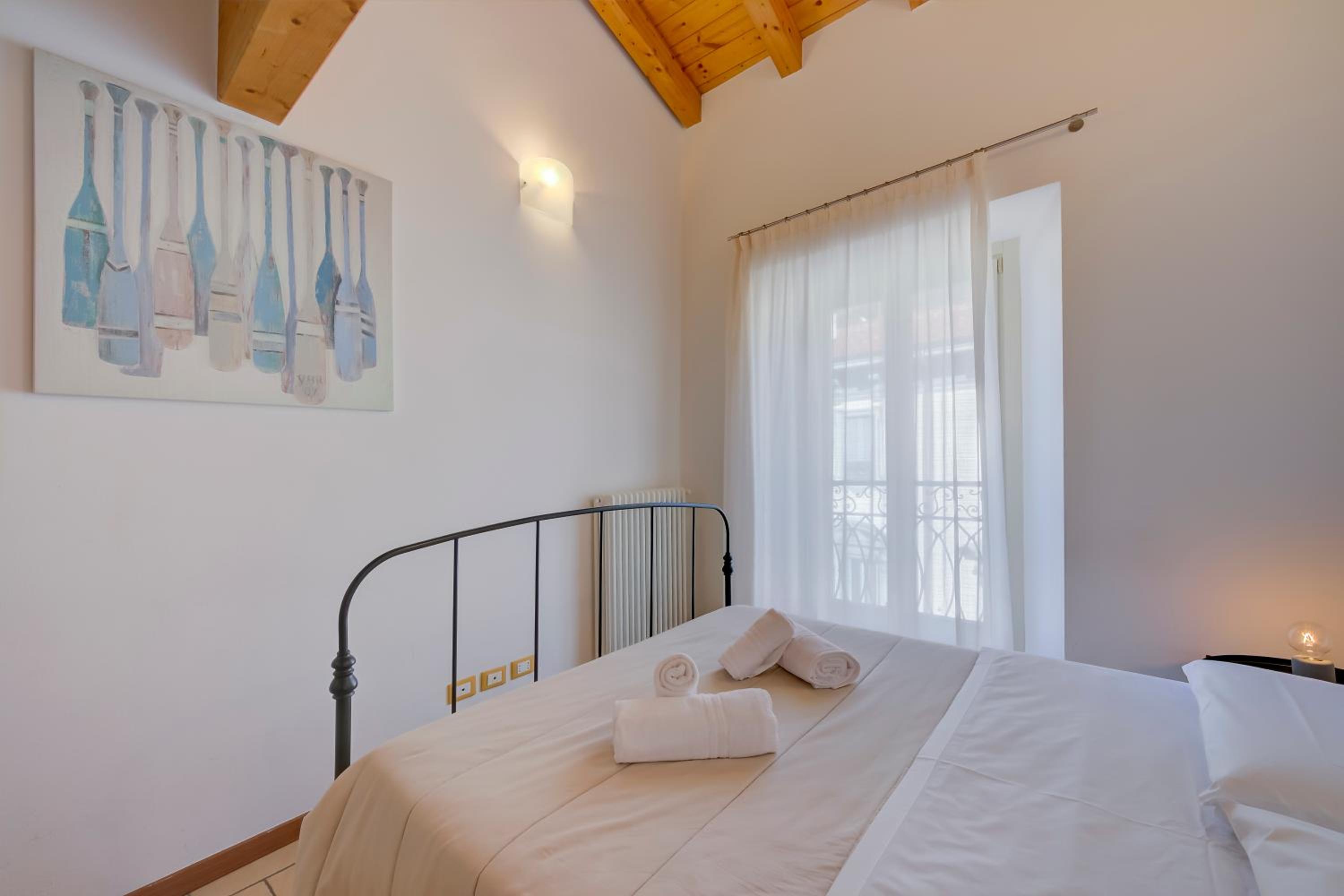 One-Bedroom Apartment - Photo 28