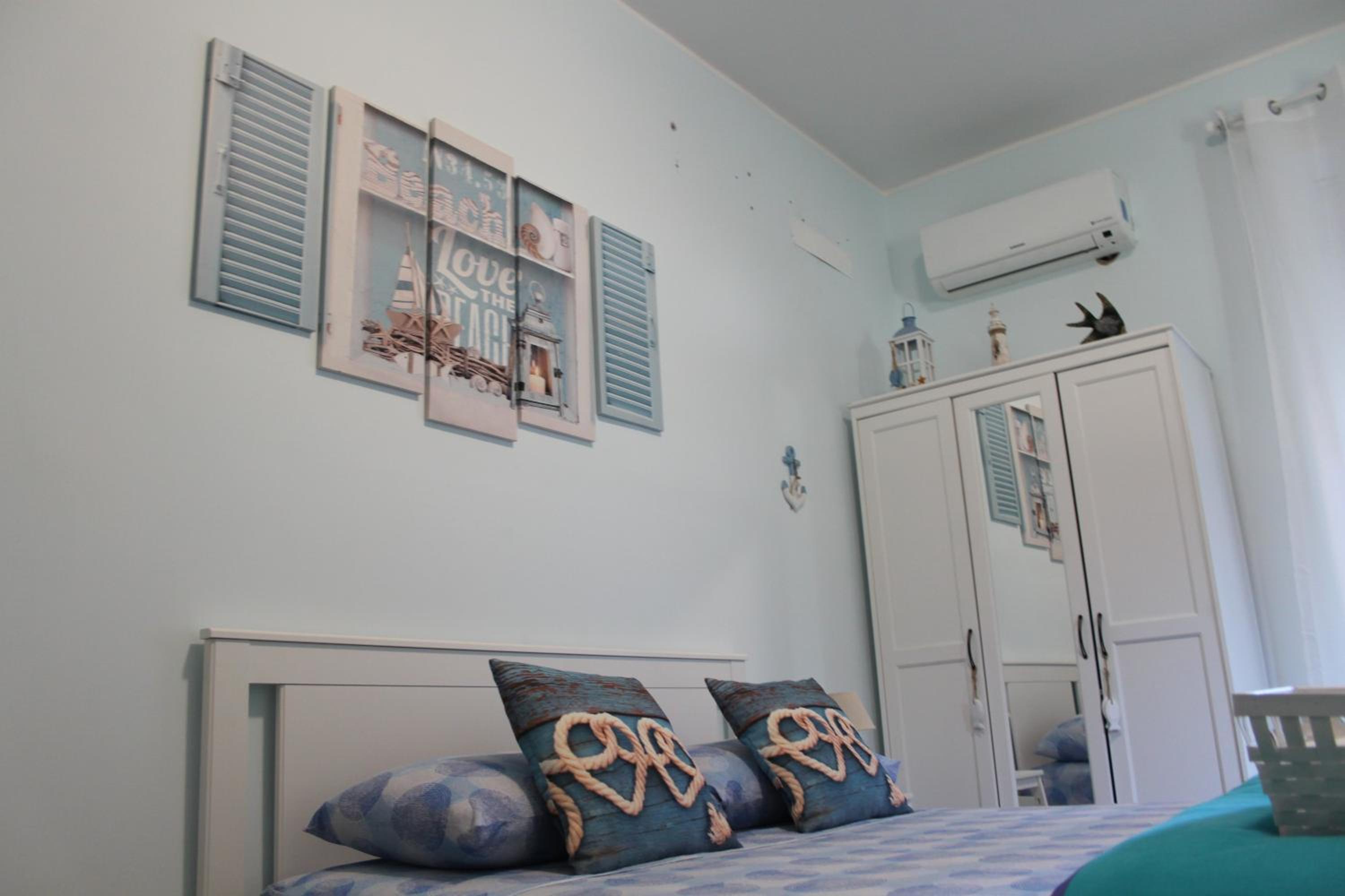 Queen Room with Shared Bathroom