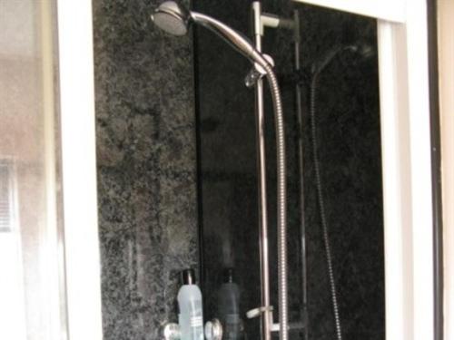 Single Room with Private Bathroom photo 3