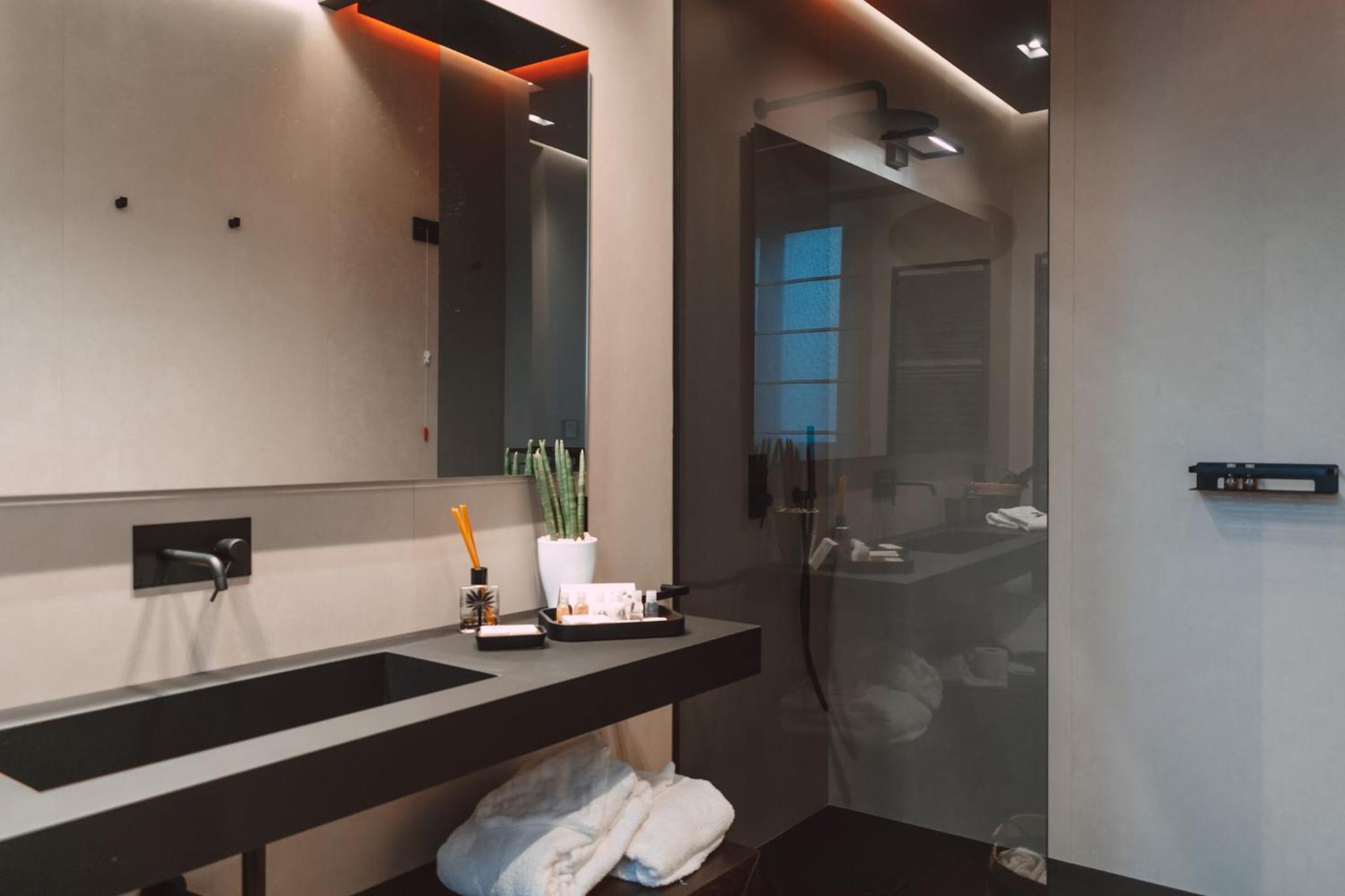 Double Room - Photo 12