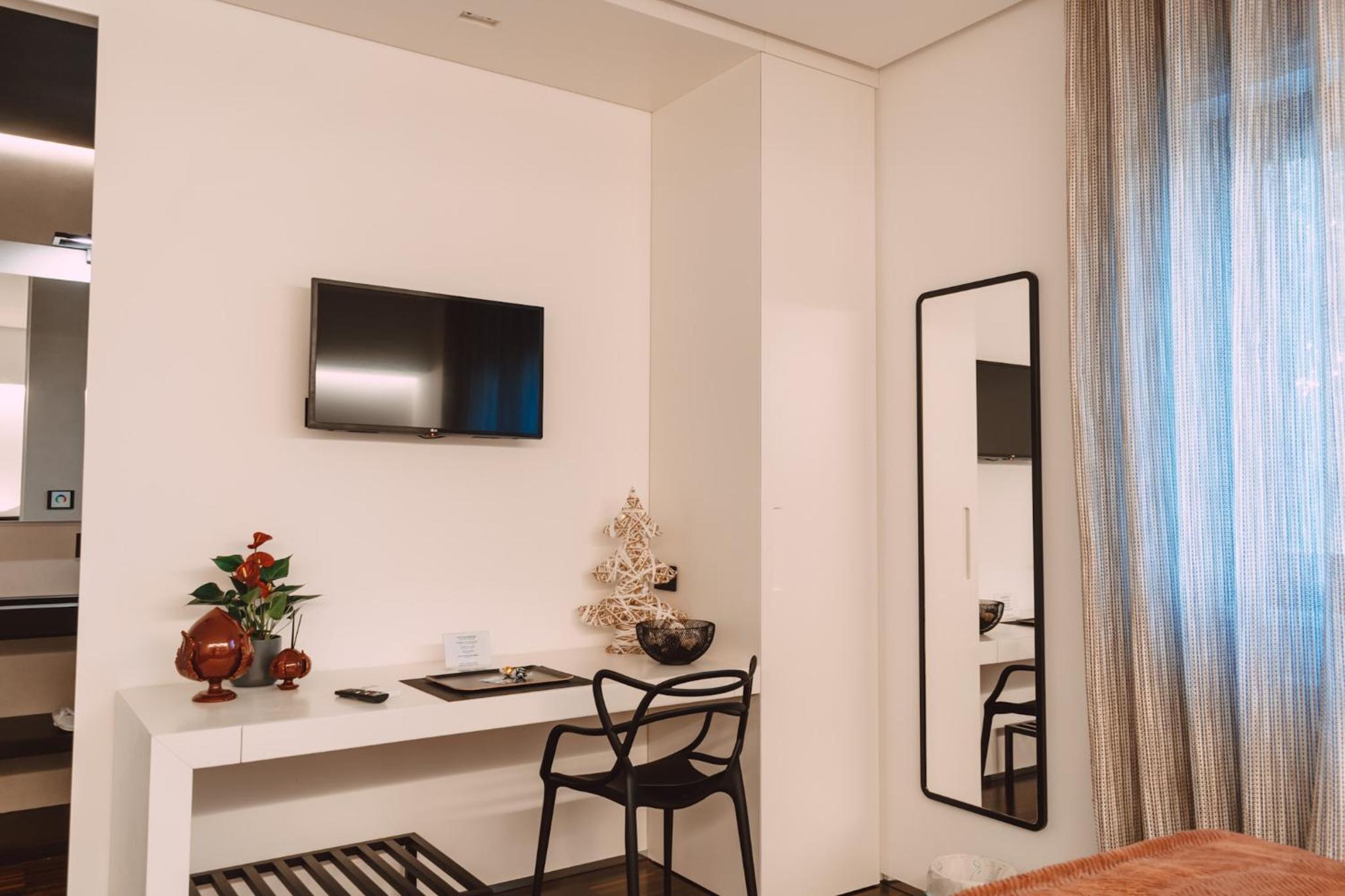 Twin Room - Photo 3