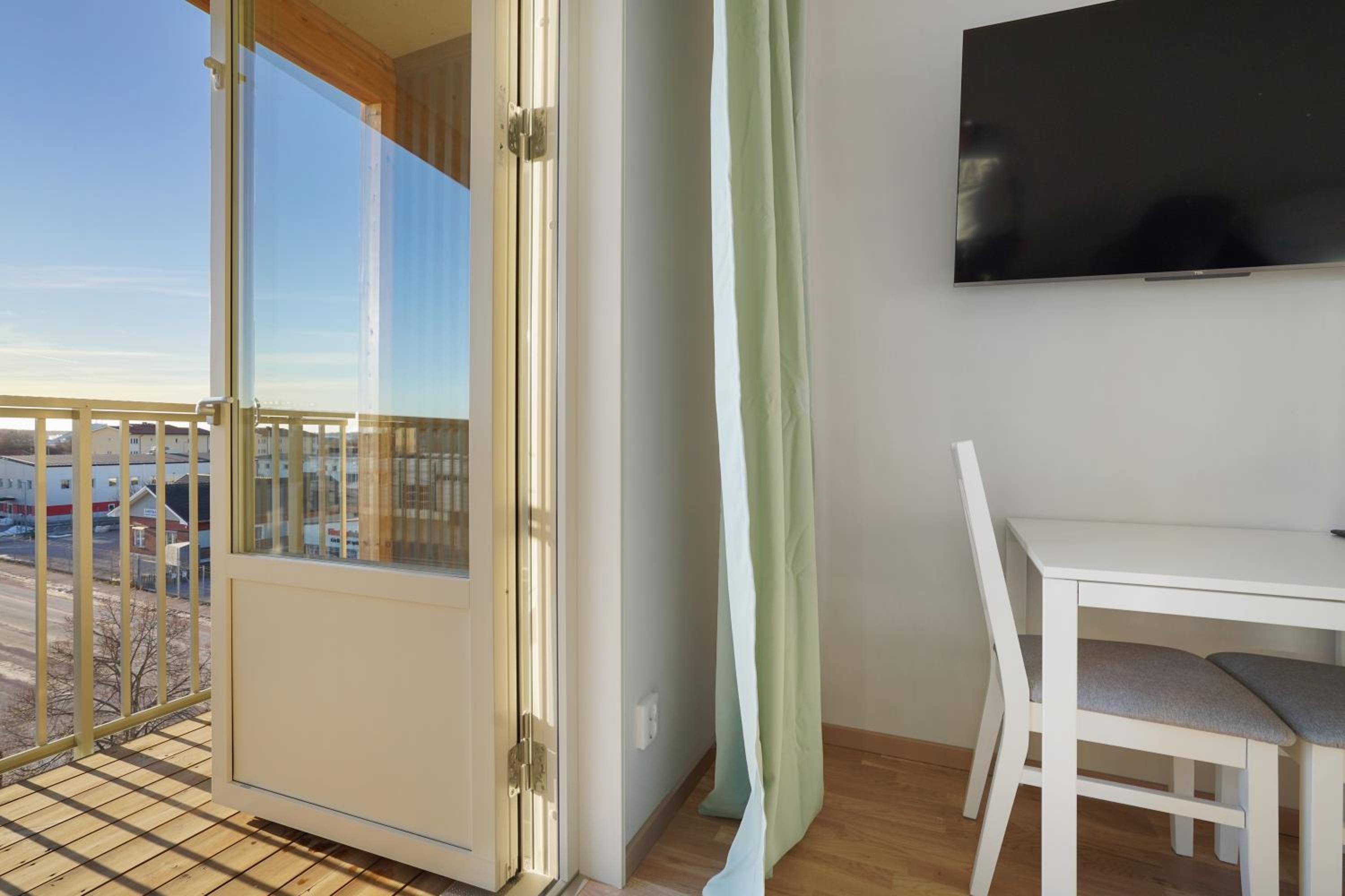 Studio with Balcony - Photo 25