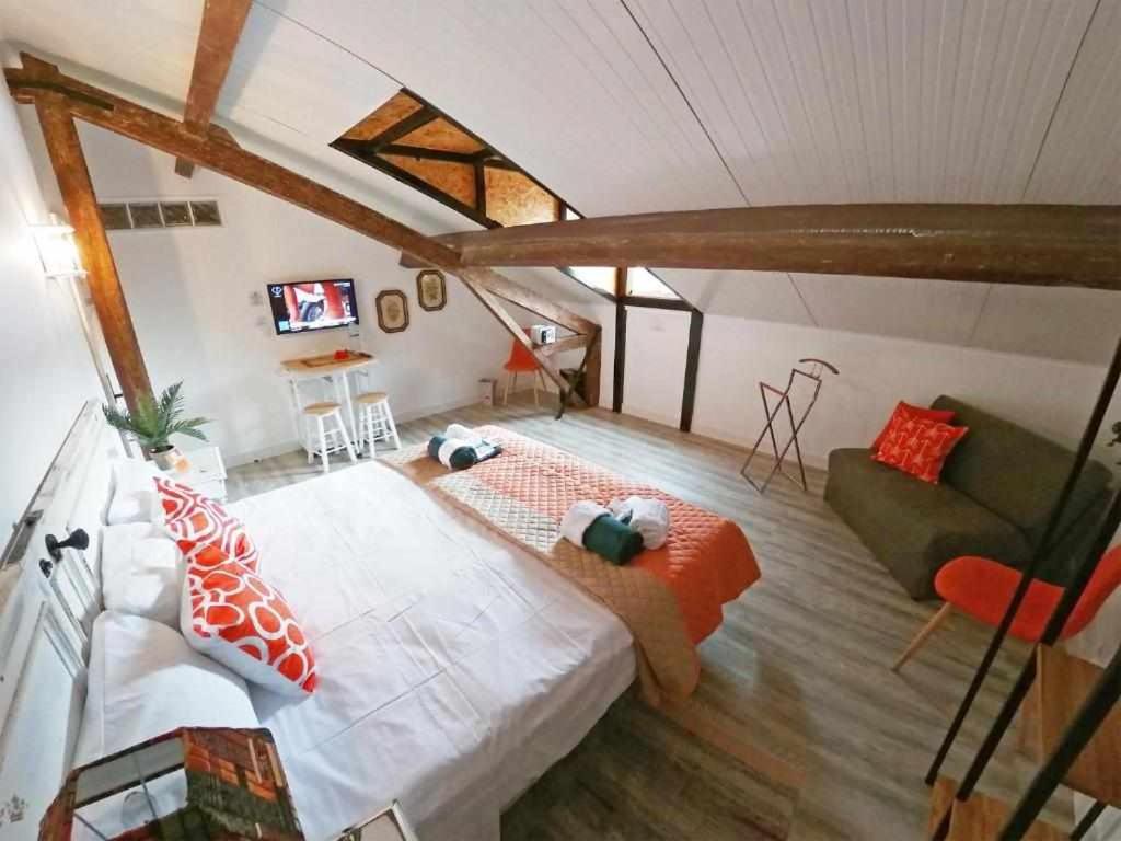 Standard King Room - Photo 80