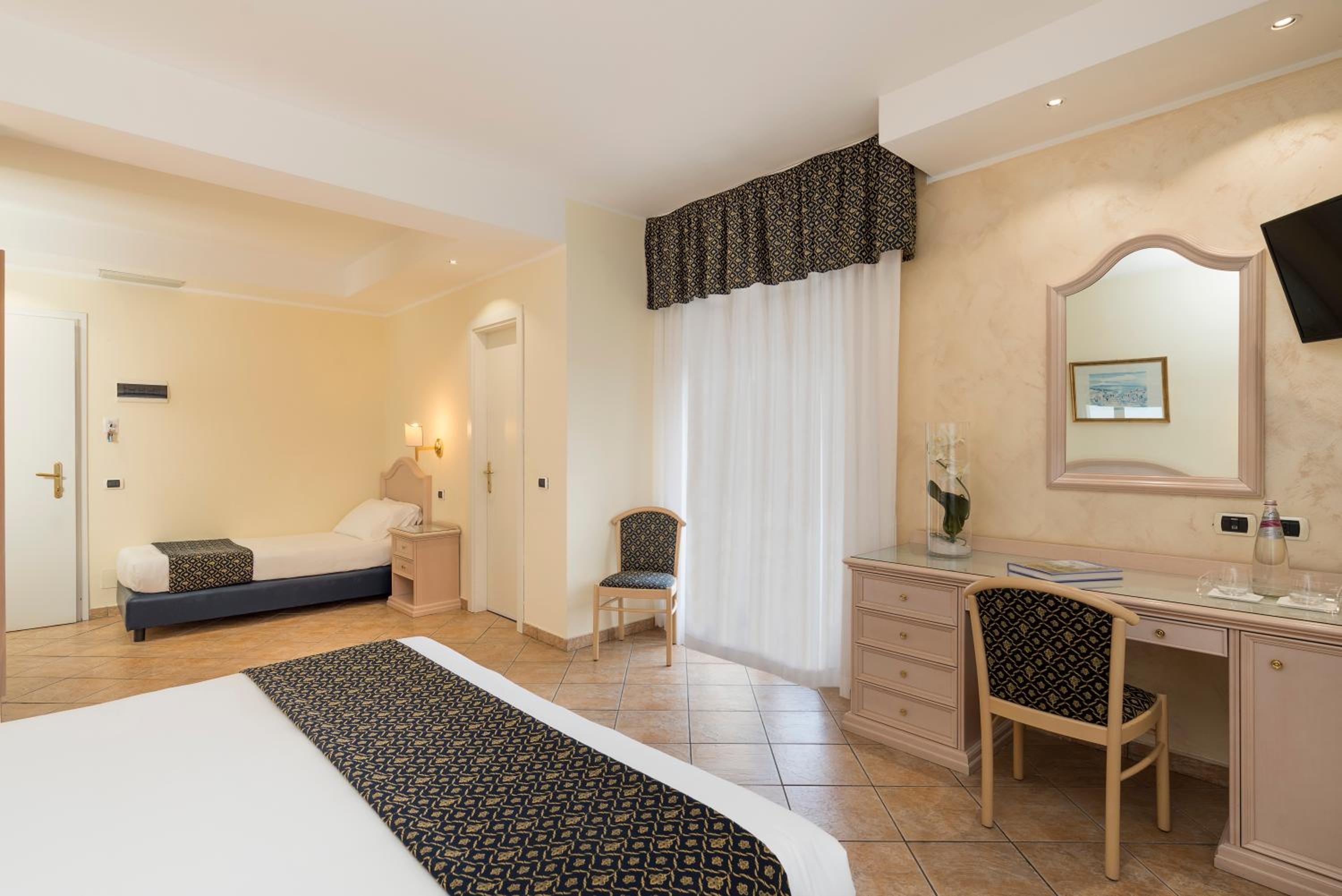 Triple Room - Photo 1