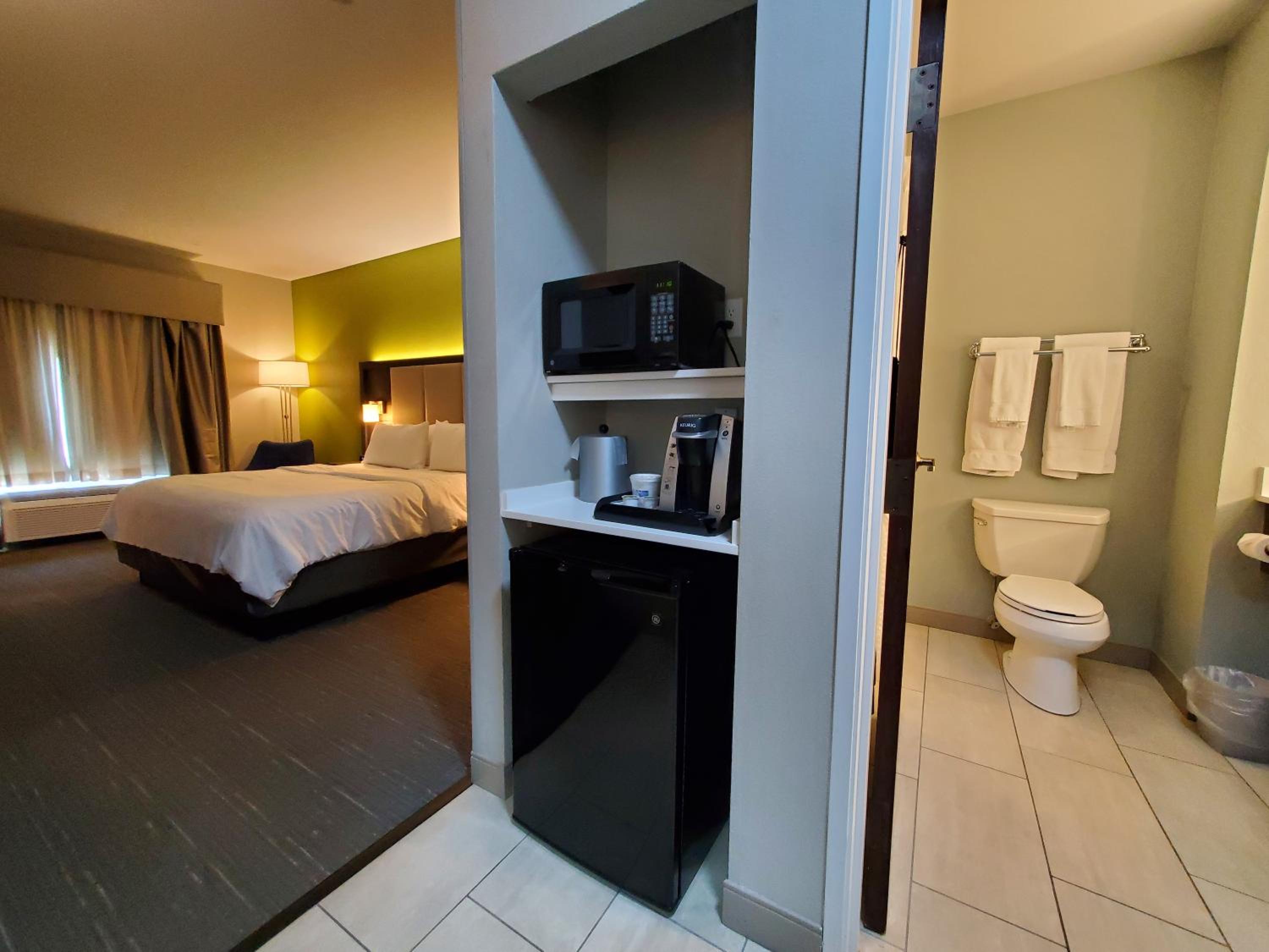 Standard King Room - Photo 4