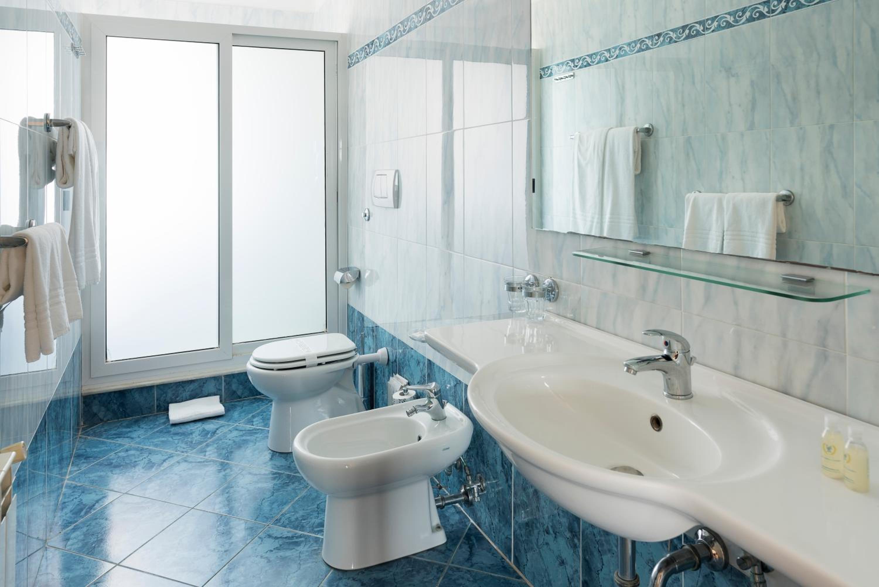Triple Room - Photo 2