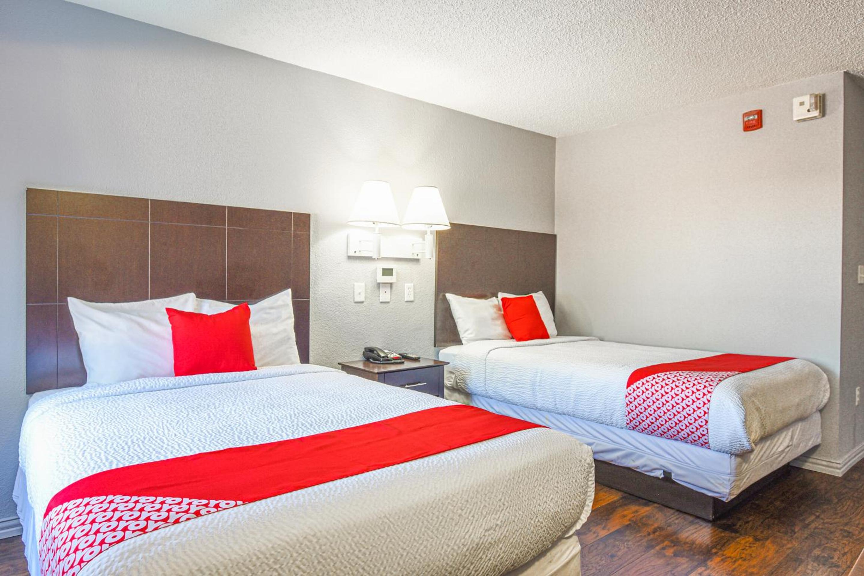 2 Full Bed Accessible - Photo 3