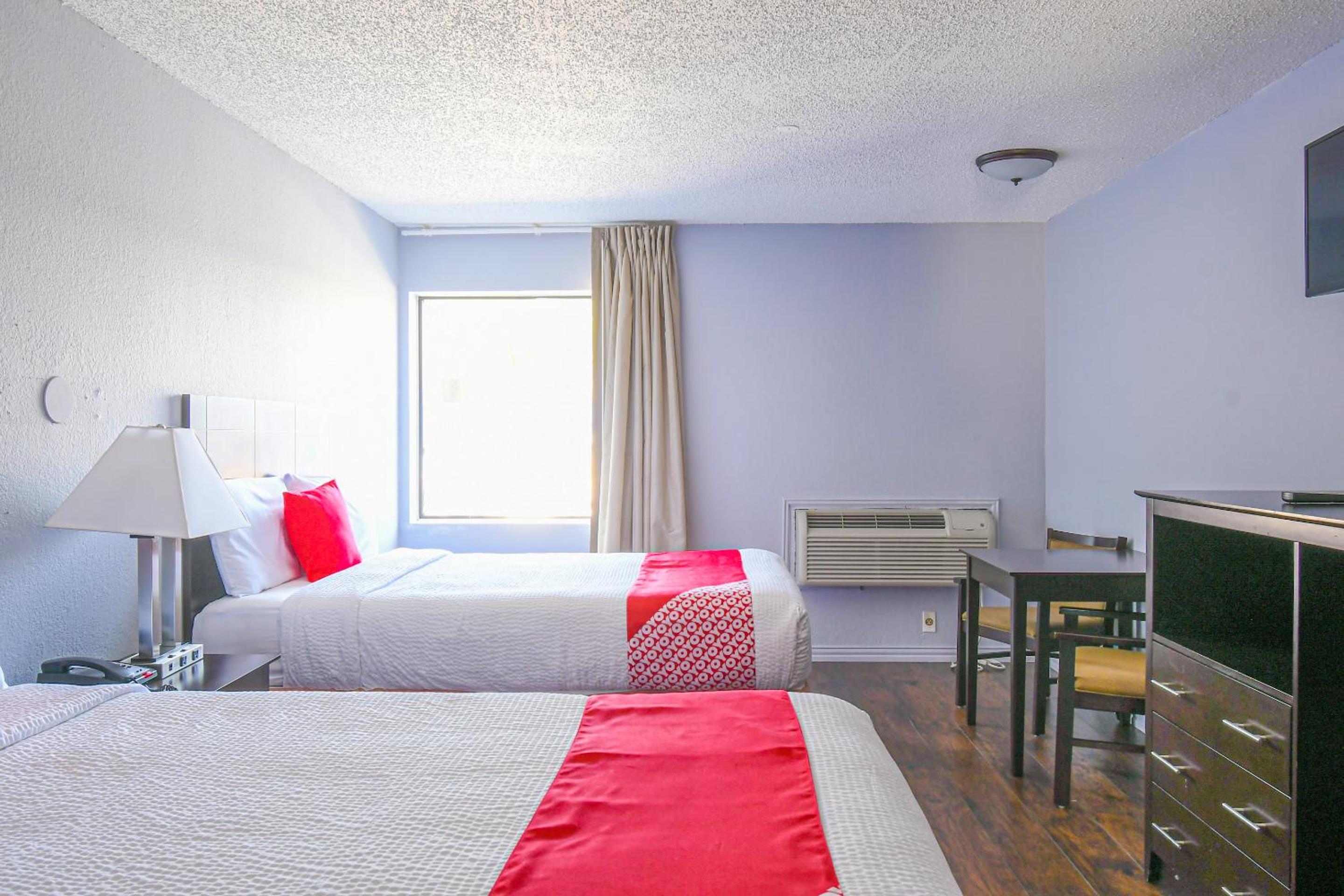 2 Full Bed Accessible - Photo 5
