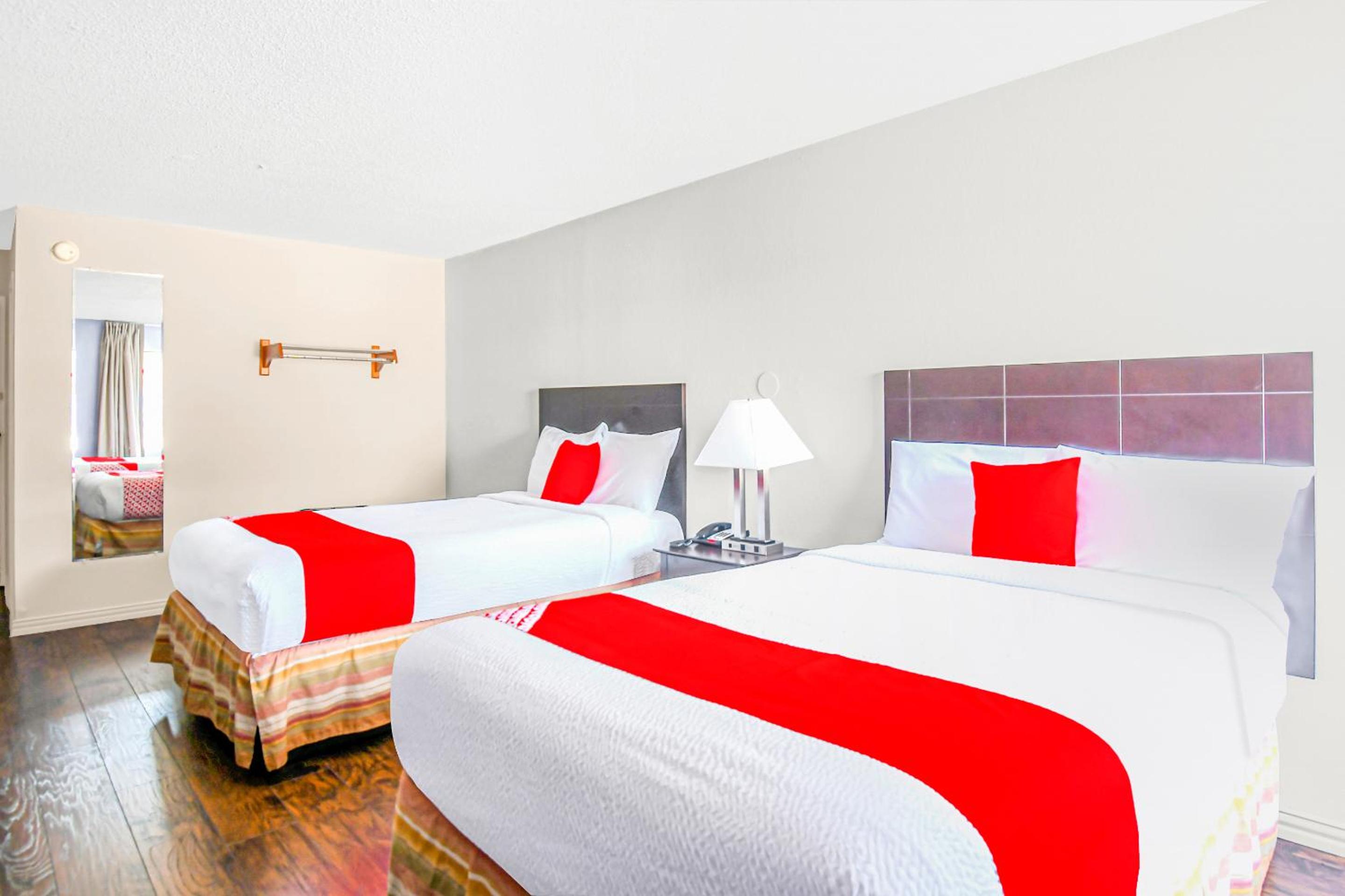 2 Full Bed Accessible - Photo 4