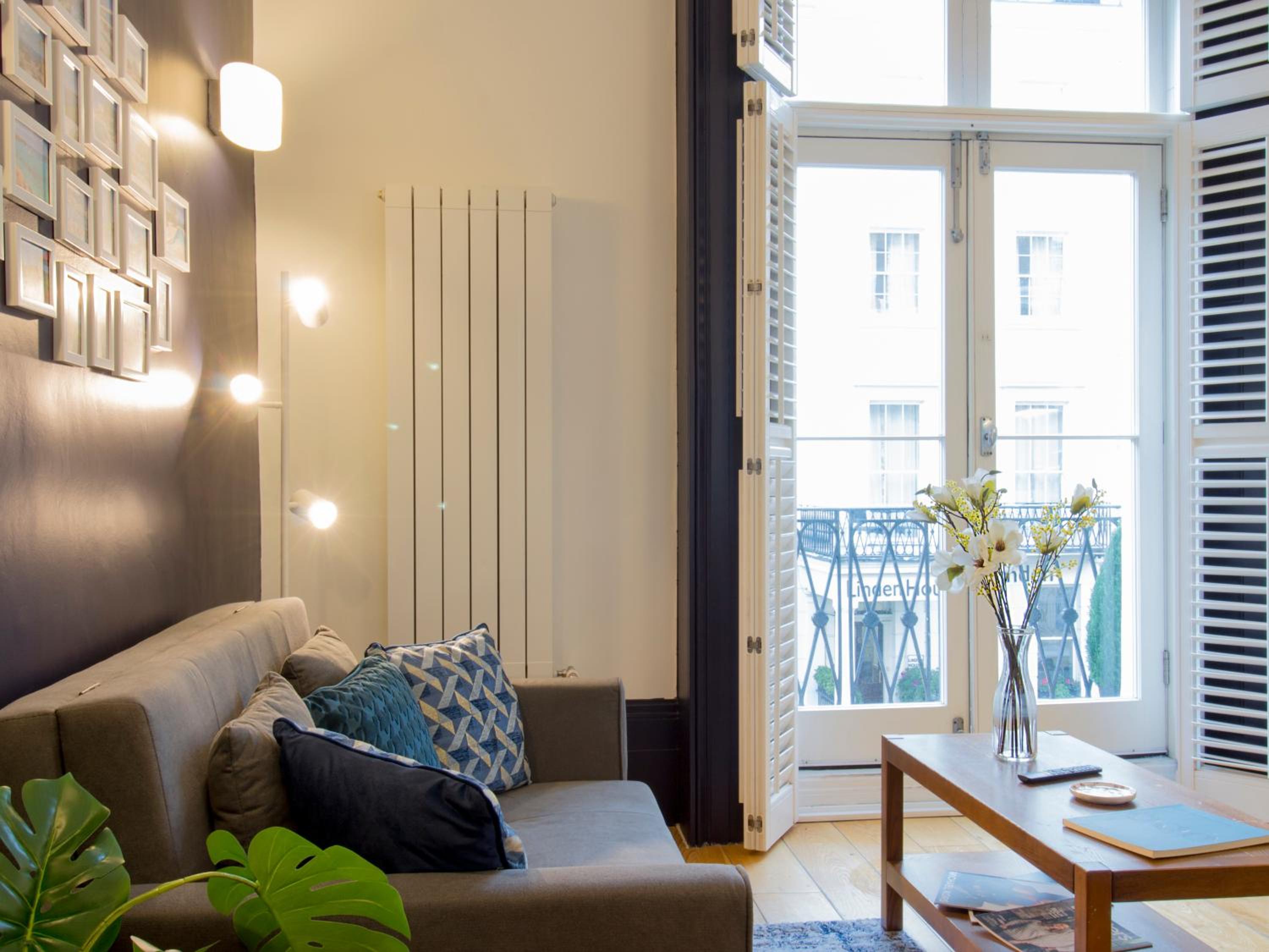 Apartment with Balcony photo 2