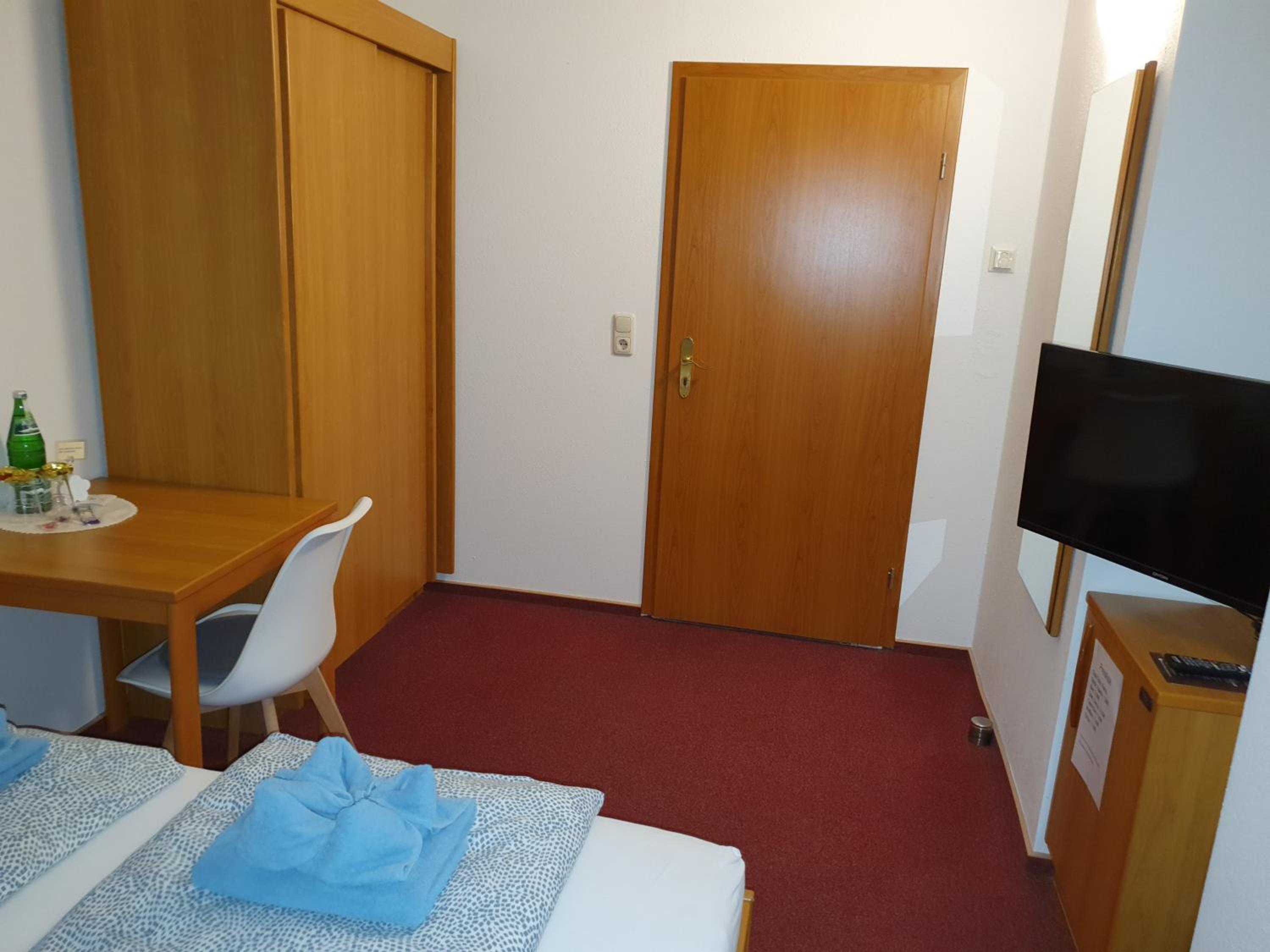 Standard Double Room - Photo 2