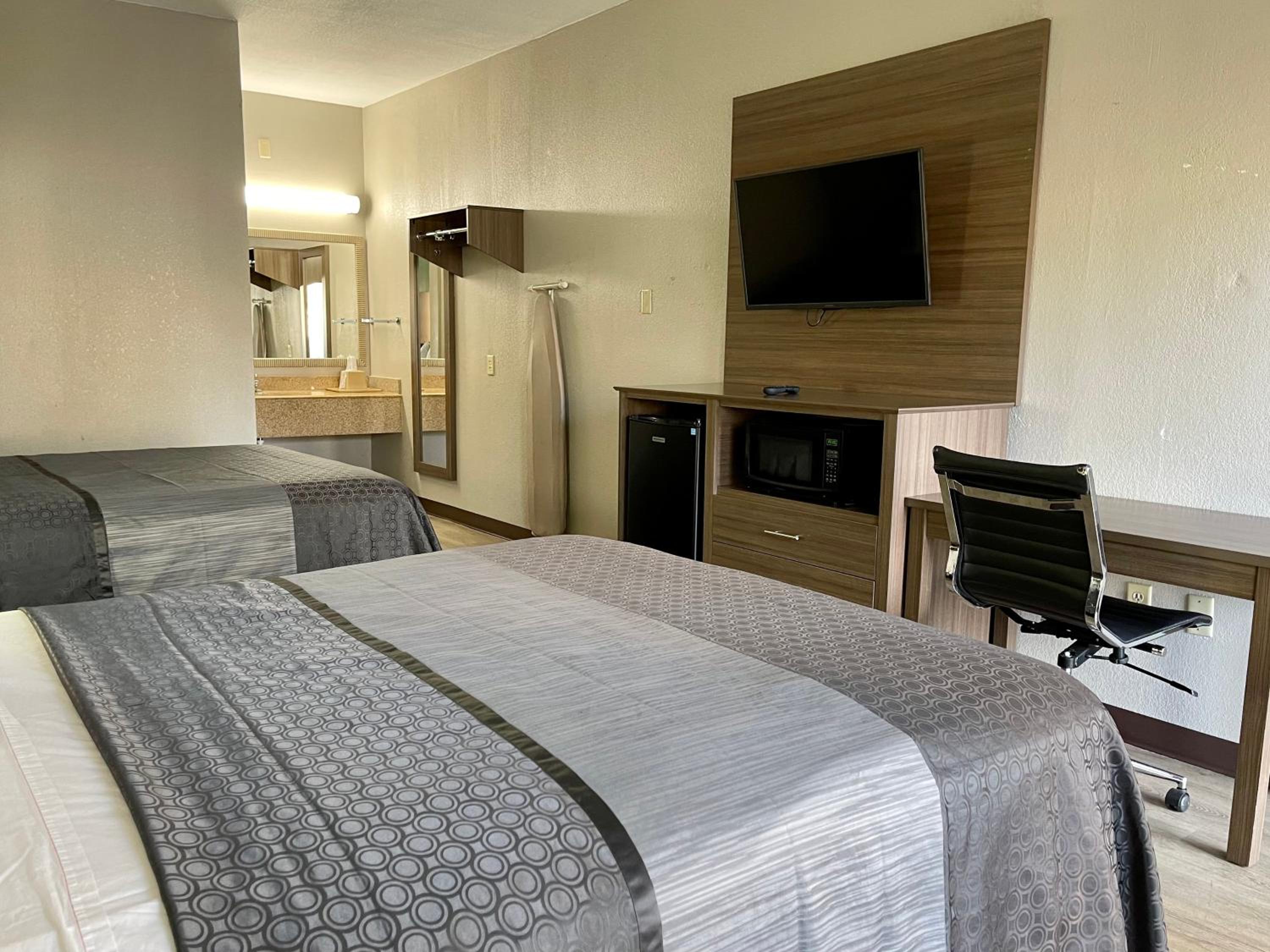 Double Suite with Two Double Beds - Smoking - Photo 2