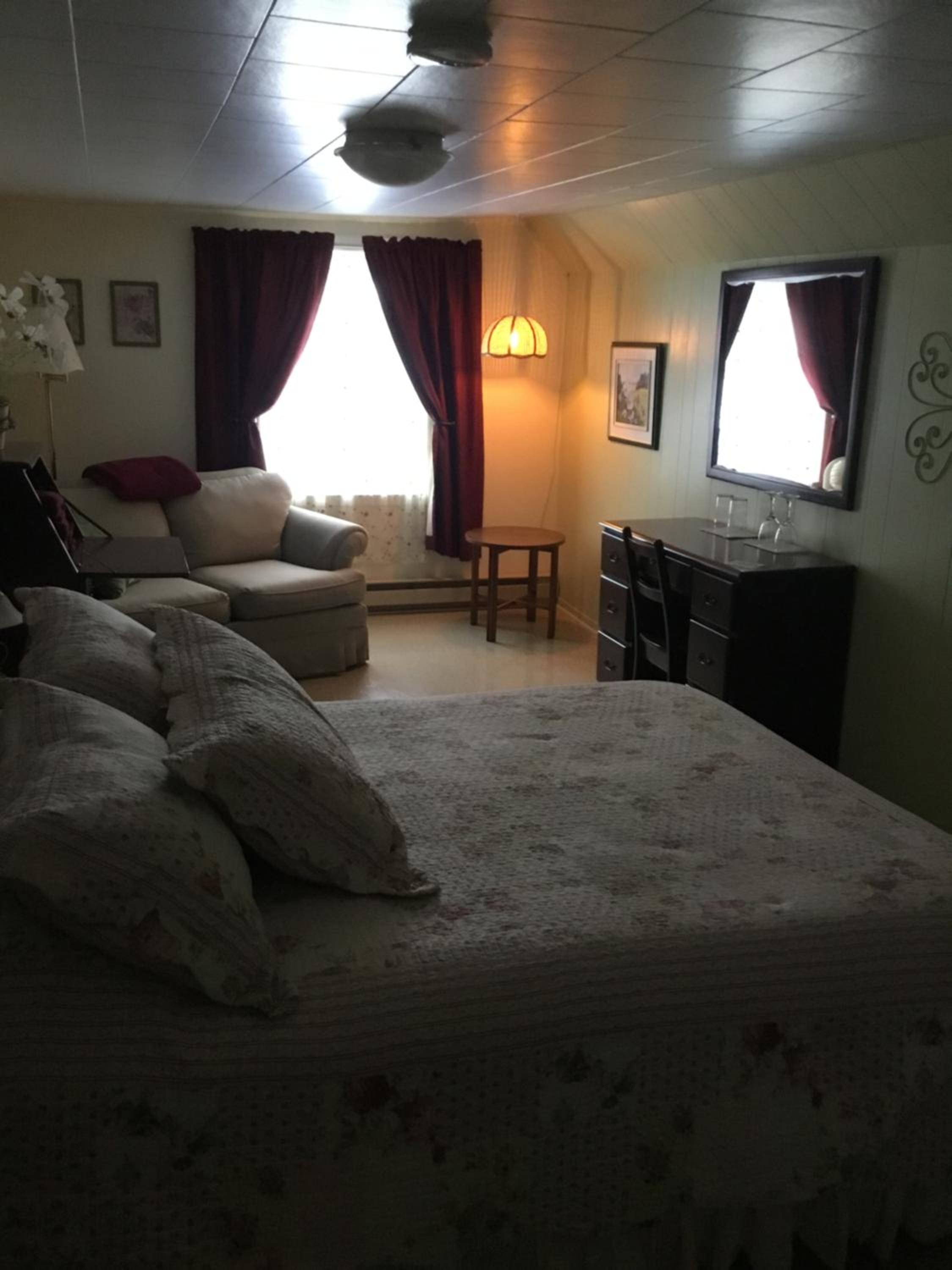 Standard Double Room with Shared Bathroom photo 3