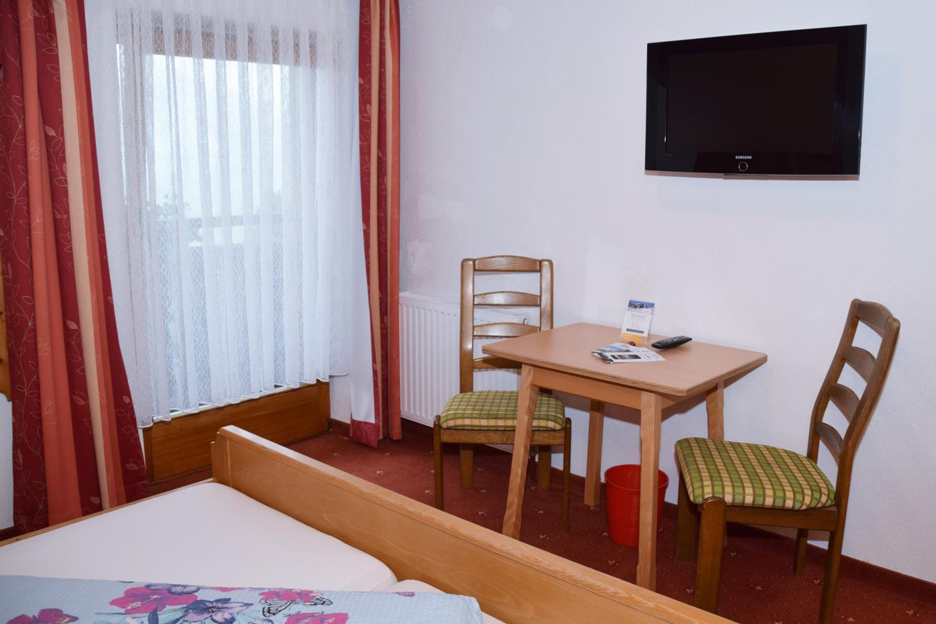 Standard Double Room photo 3