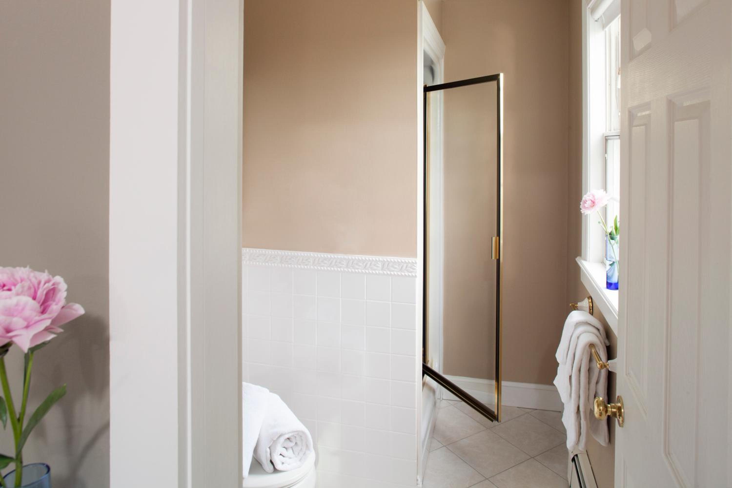 Queen Room- Casco Bay Room photo 3