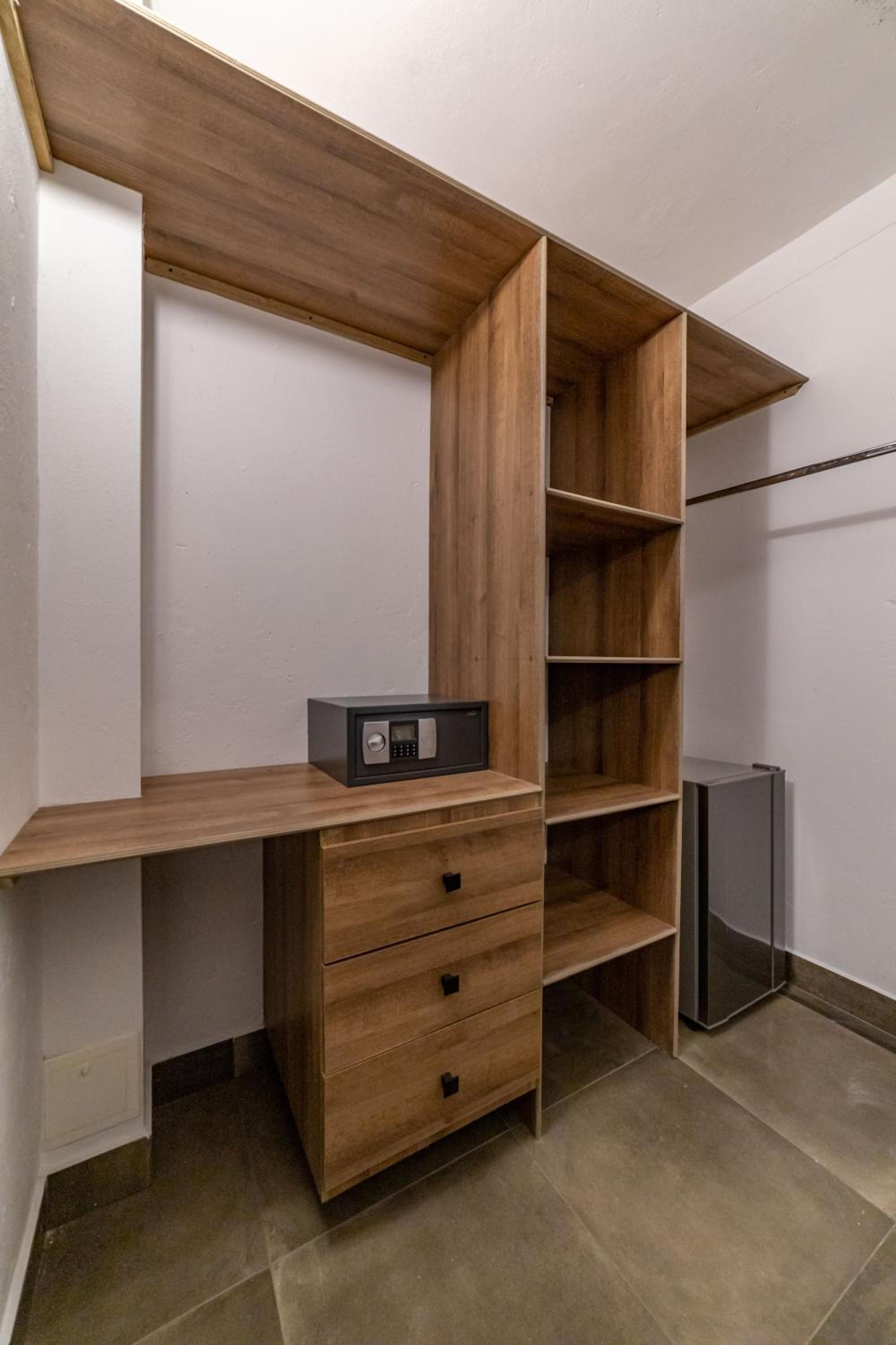 Deluxe Double Room with Balcony photo 2