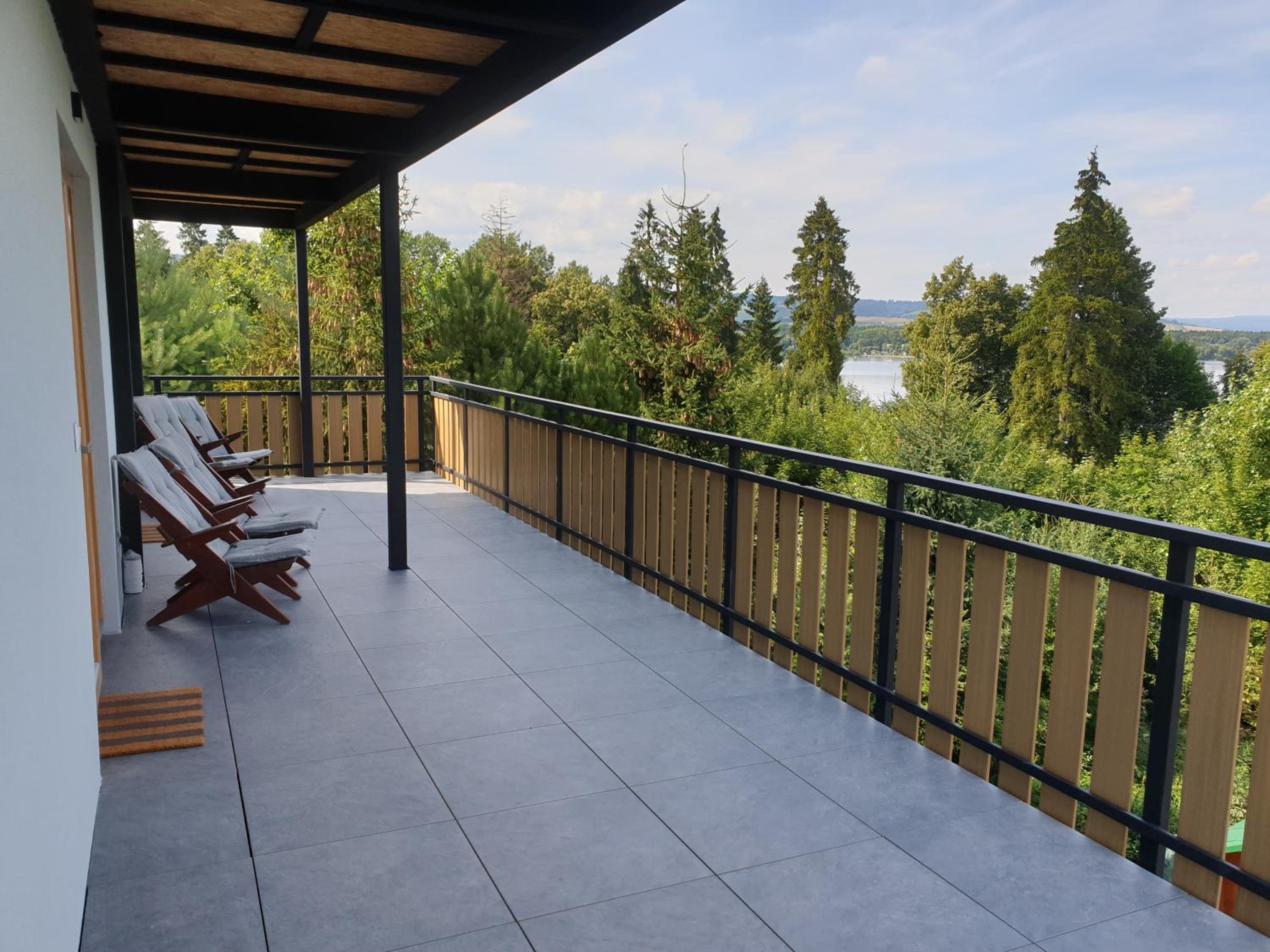 Apartment with Lake View - Photo 24