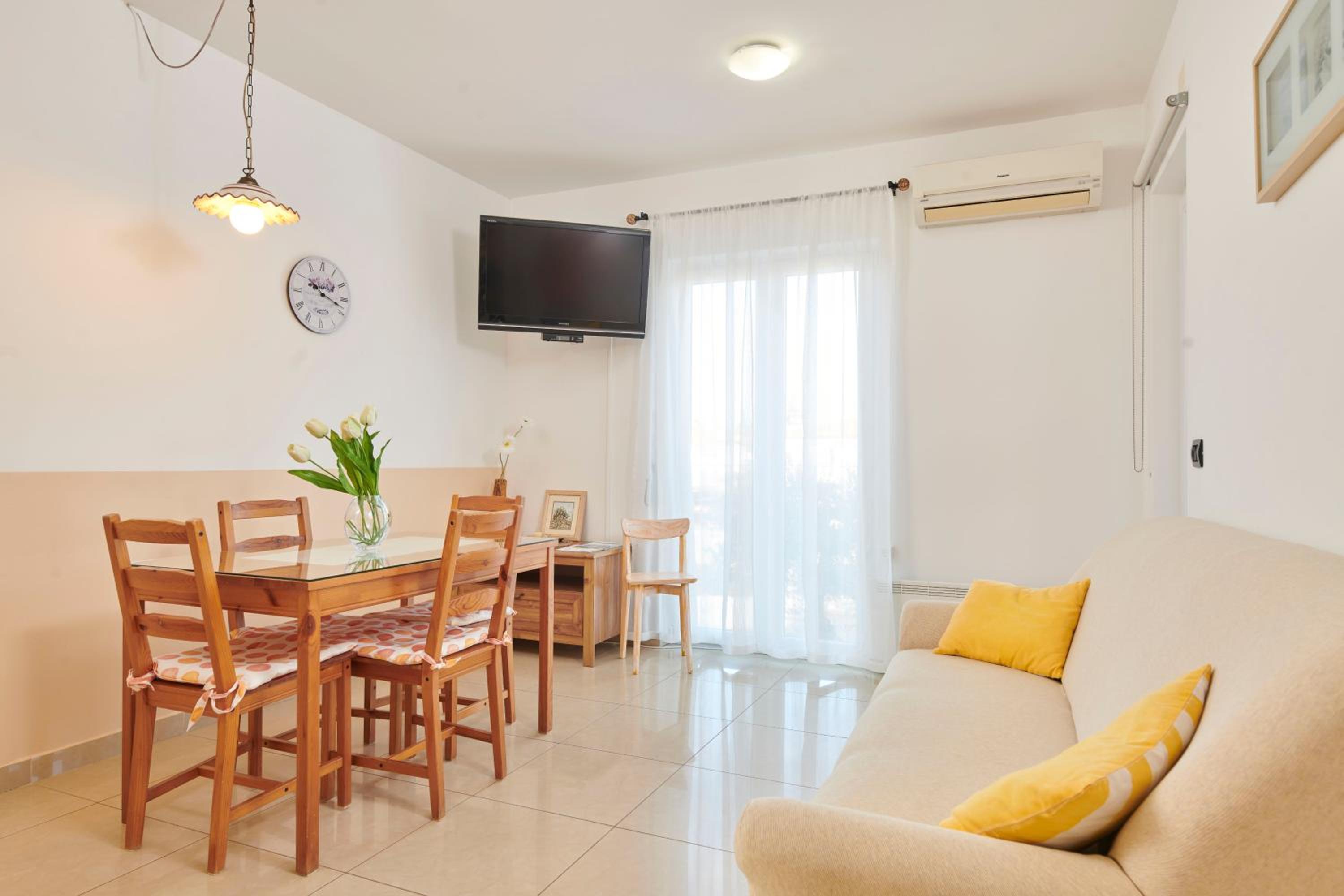 Two-Bedroom Apartment - Photo 6