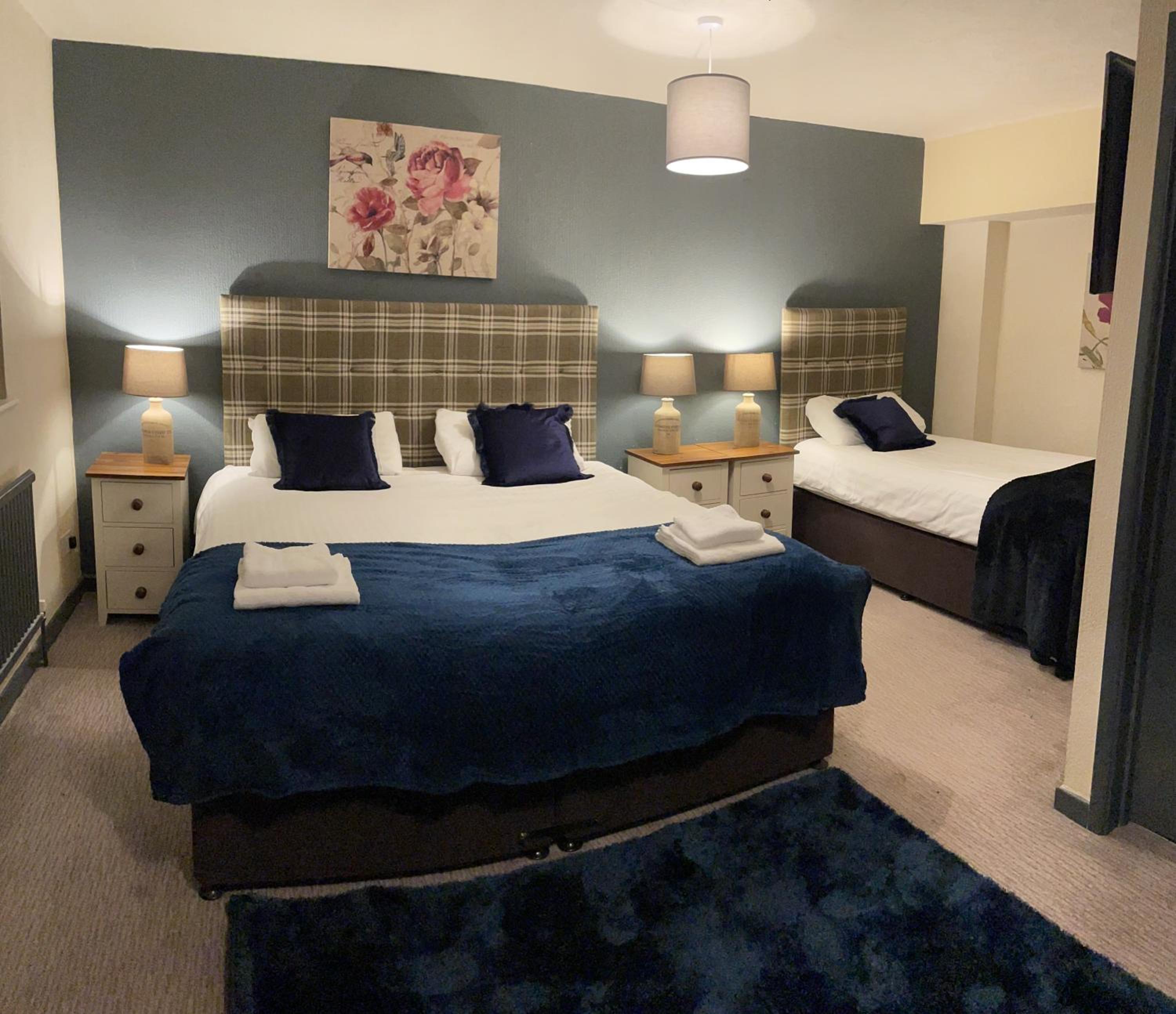 Standard Twin Room with Private Bathroom - Photo 7