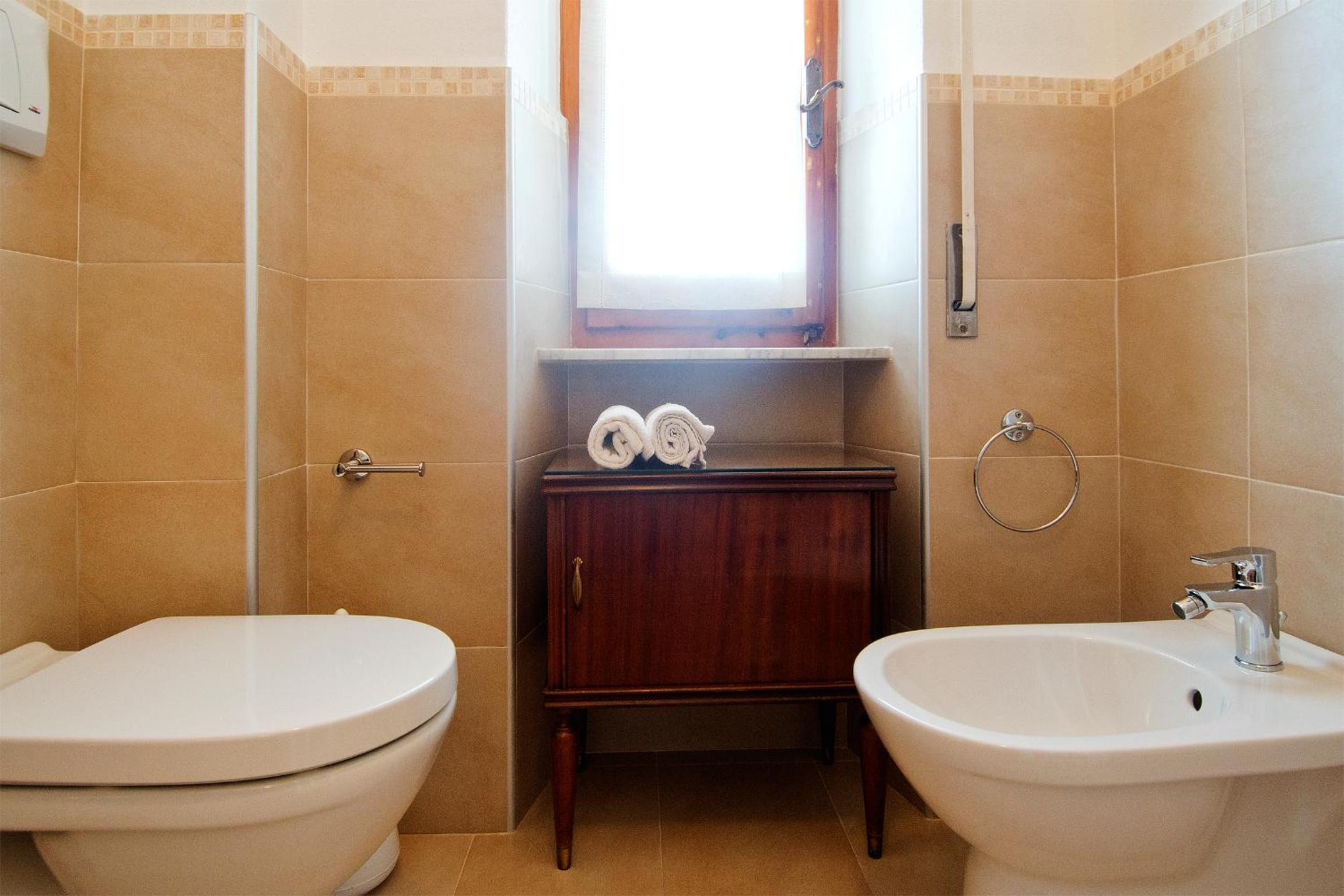 Double or Twin Room - Photo 2