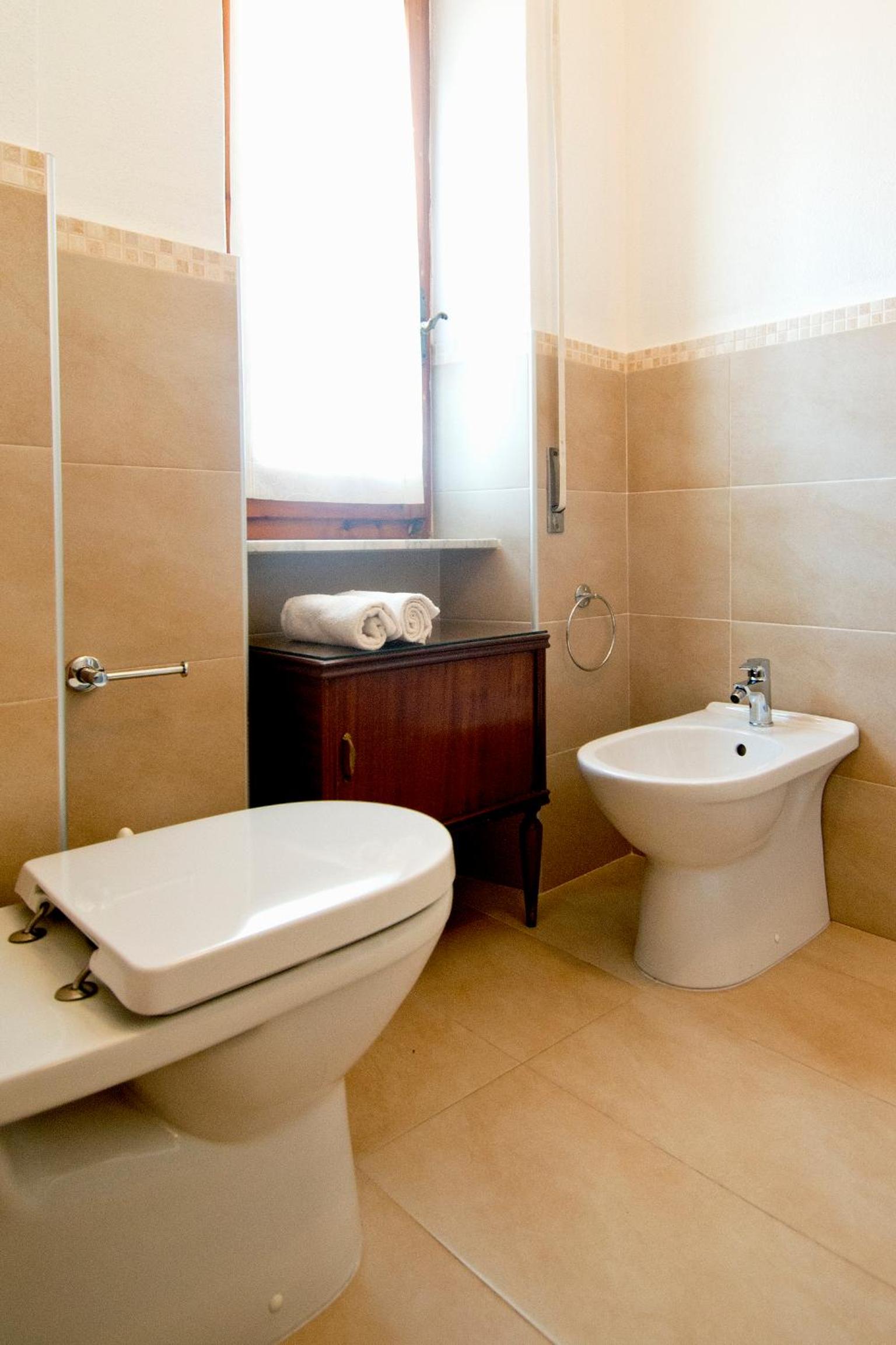 Double or Twin Room - Photo 7