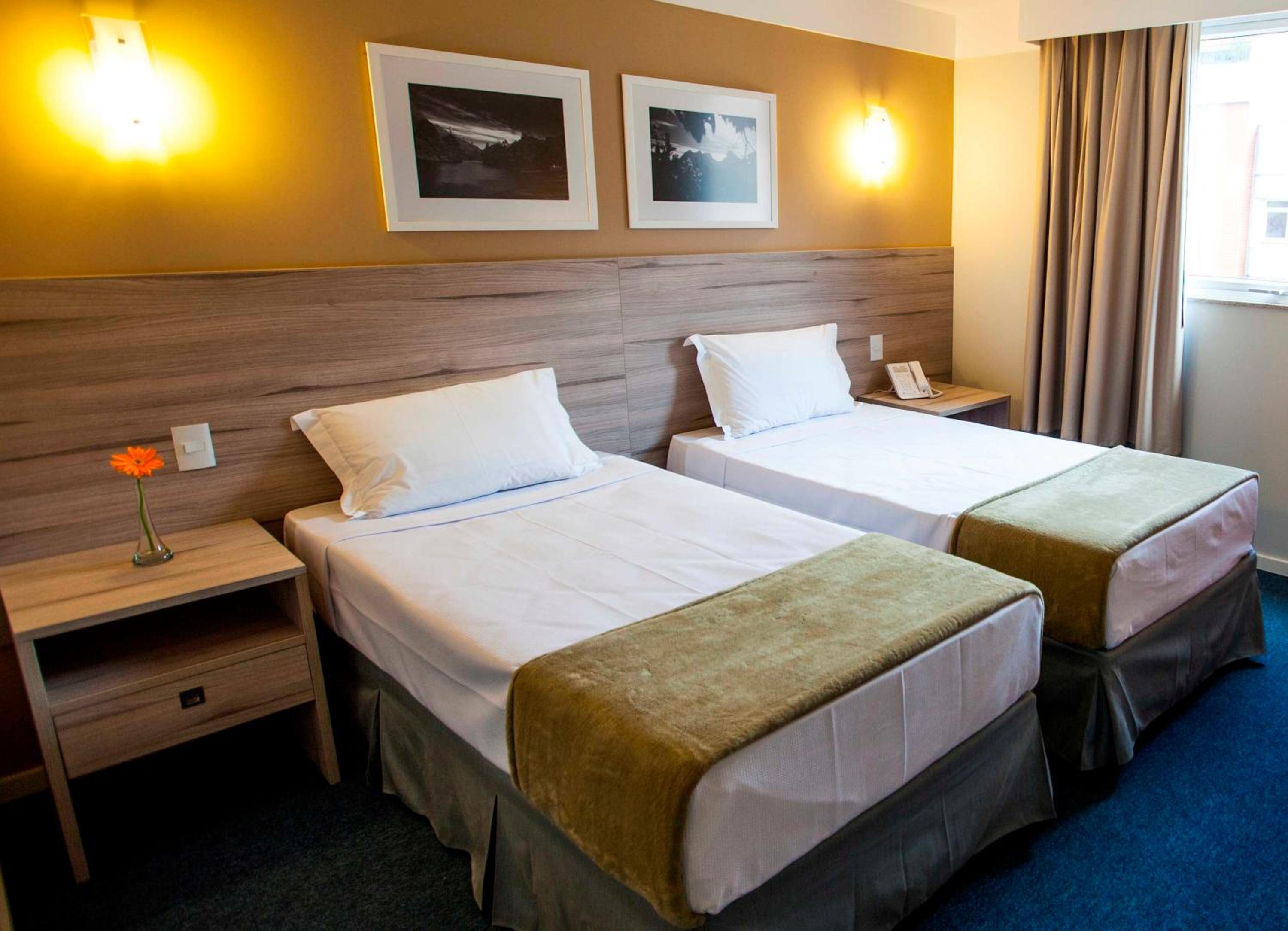 Standard Twin - 2 Twin Beds photo 1