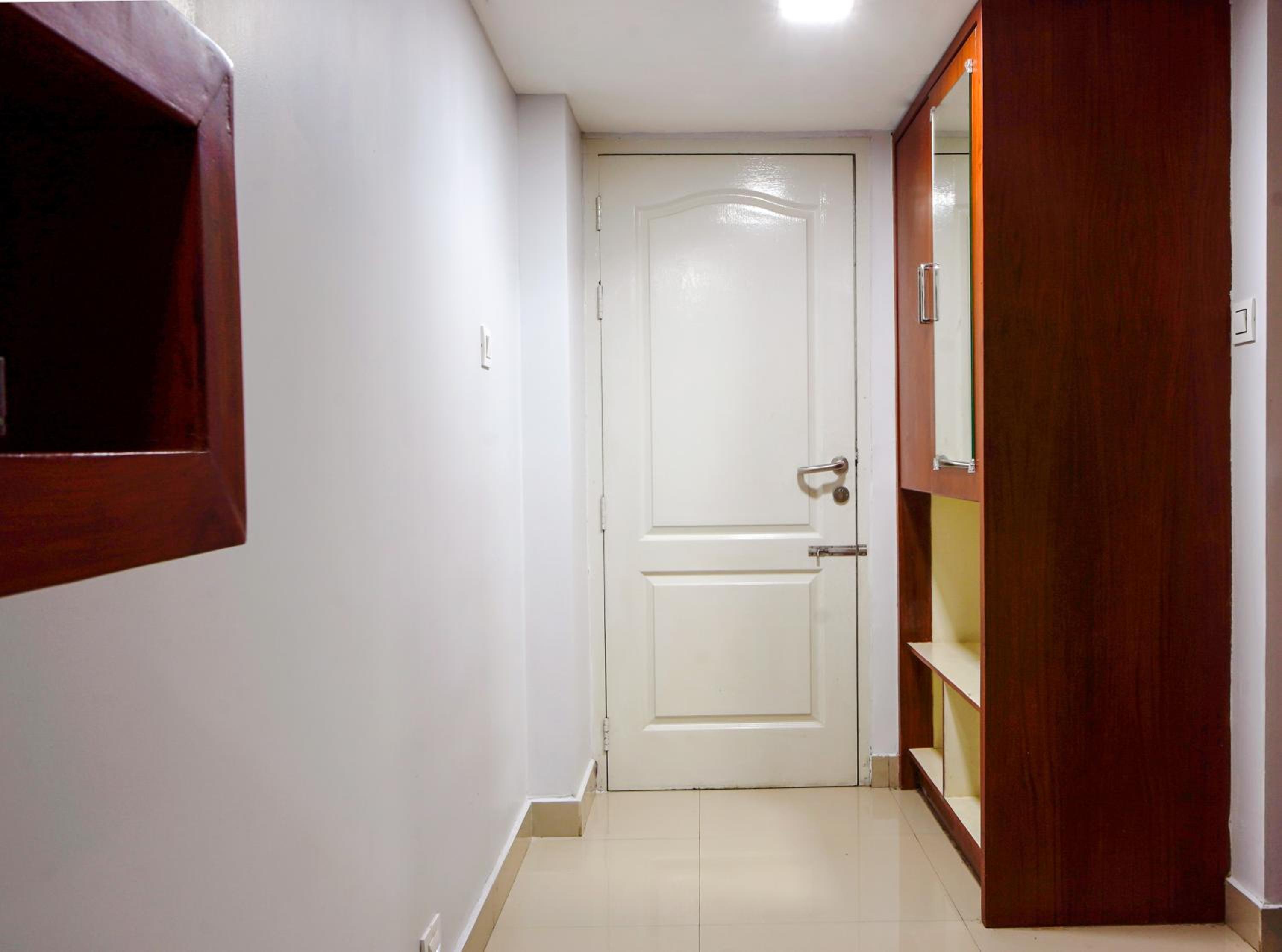 Deluxe Room - Photo 8