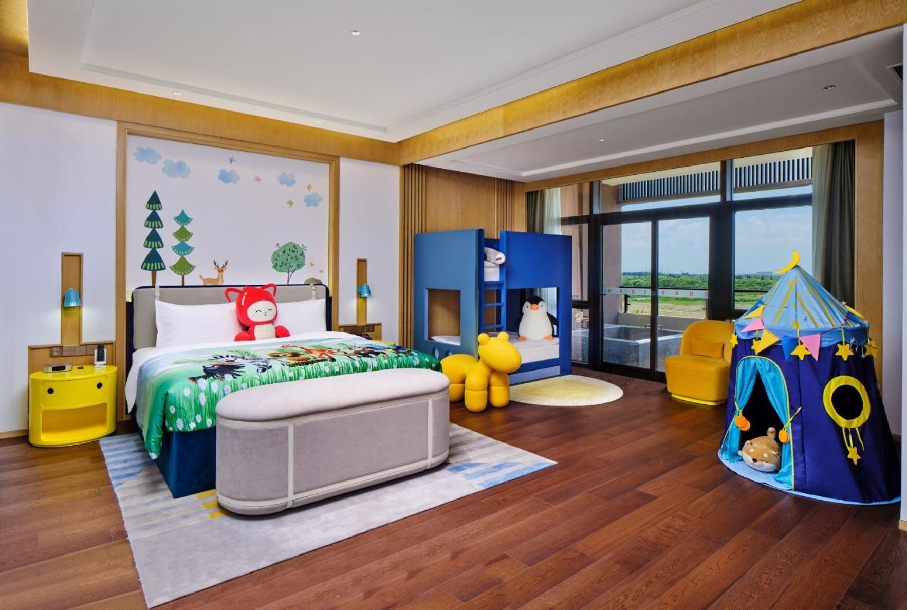 1 King 1 Bunk bed Premium Kids Theme