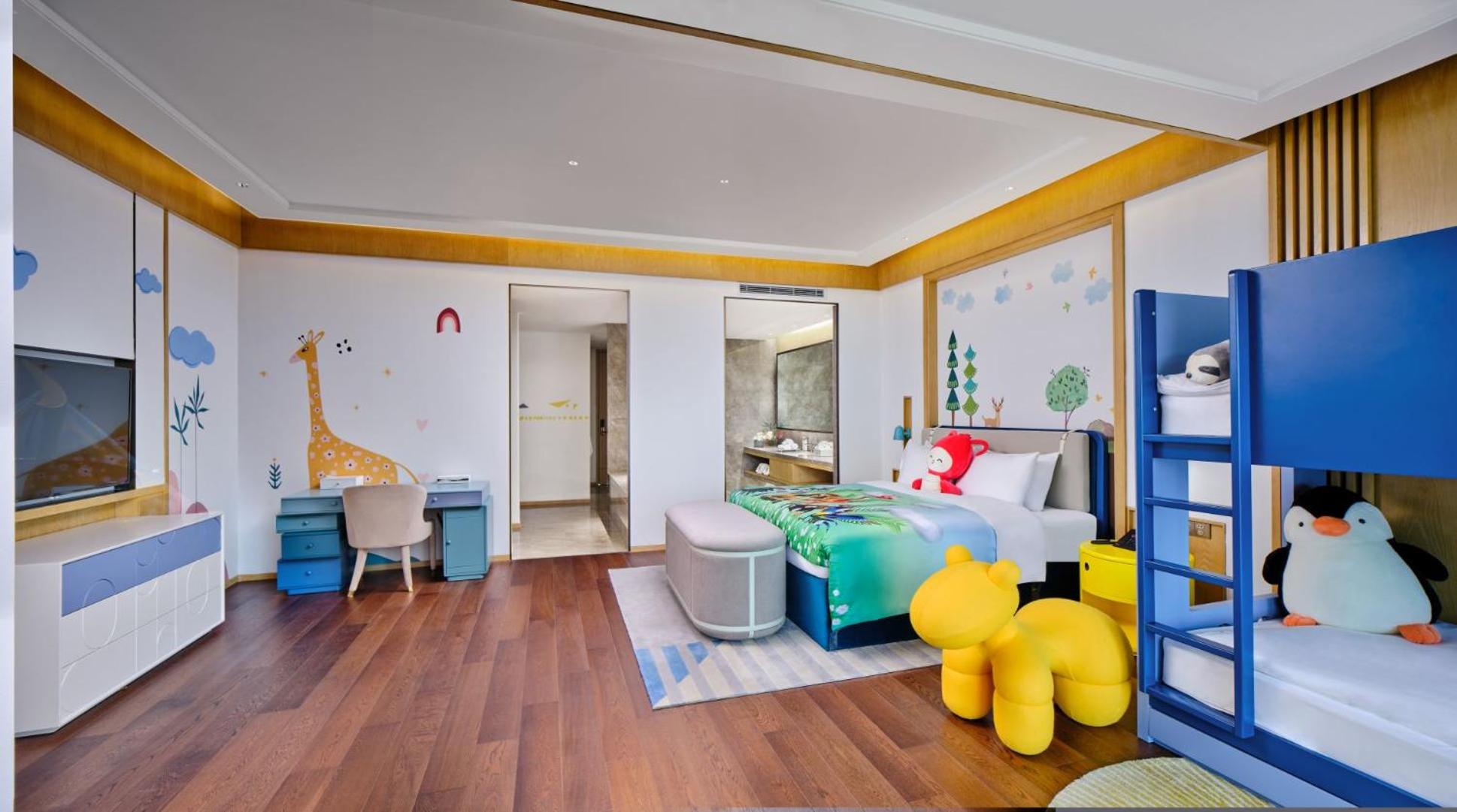 1 King 1 Bunk bed Premium Kids Theme