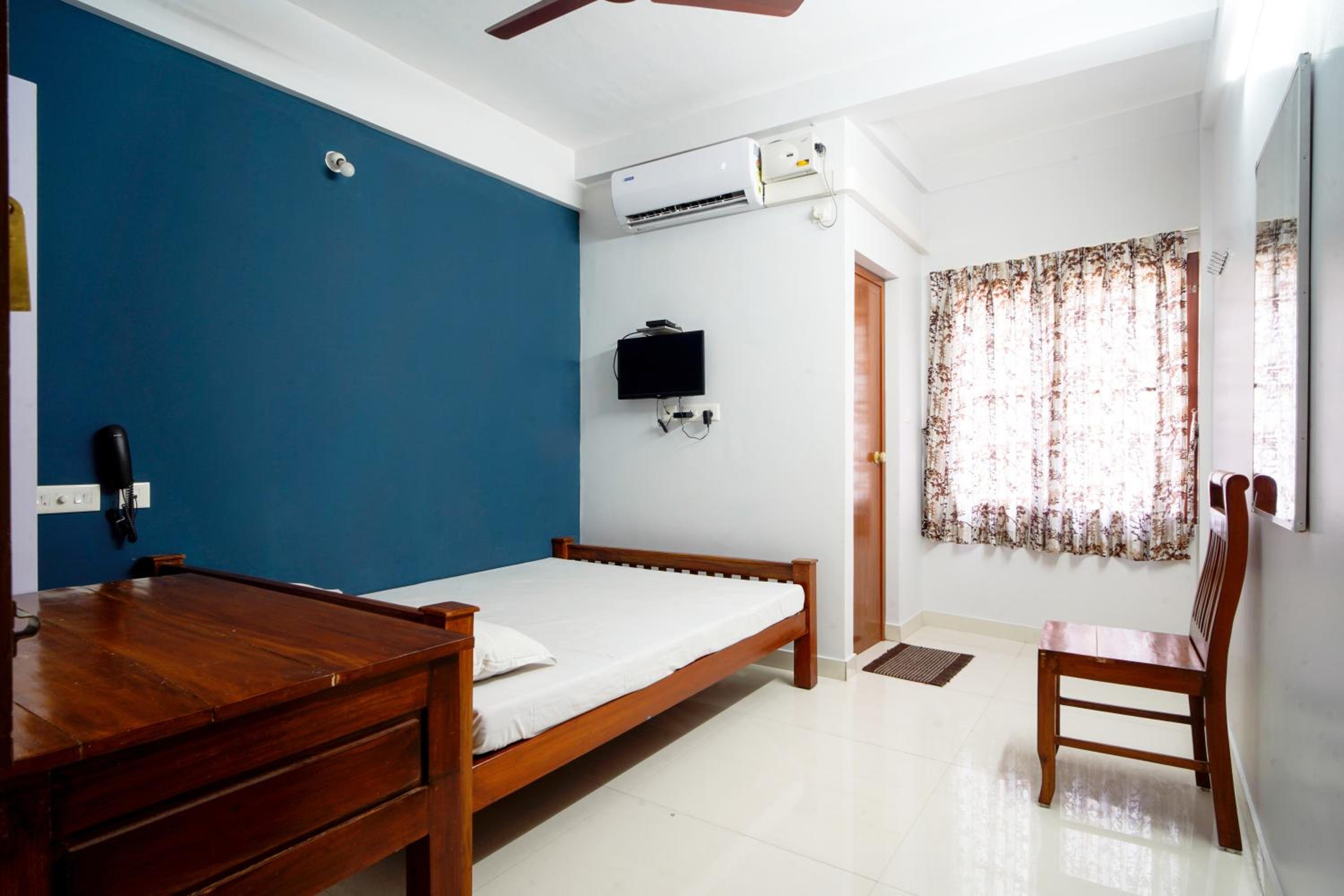 Deluxe Room - Photo 4