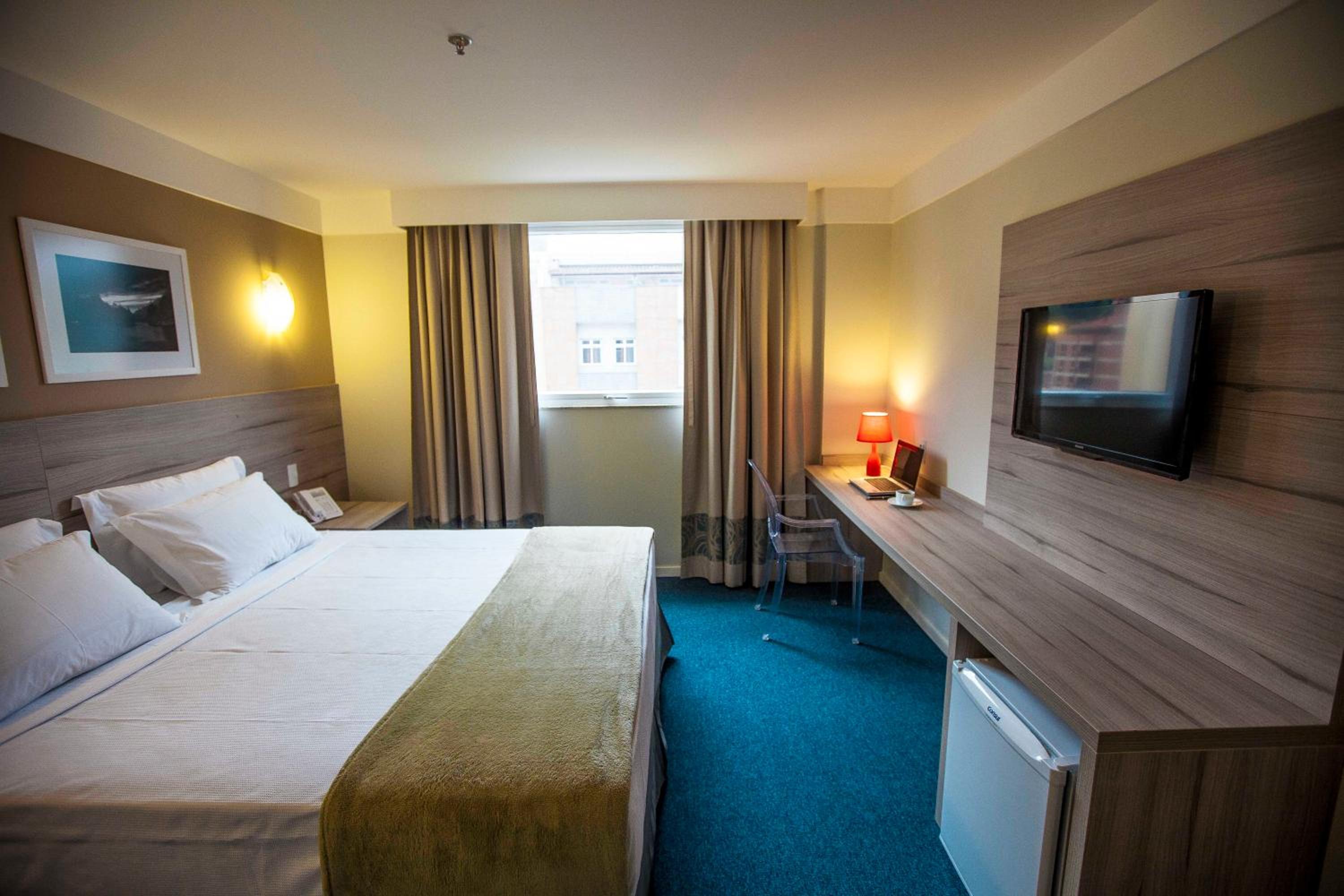 Luxury Double - 1 King Bed photo 3