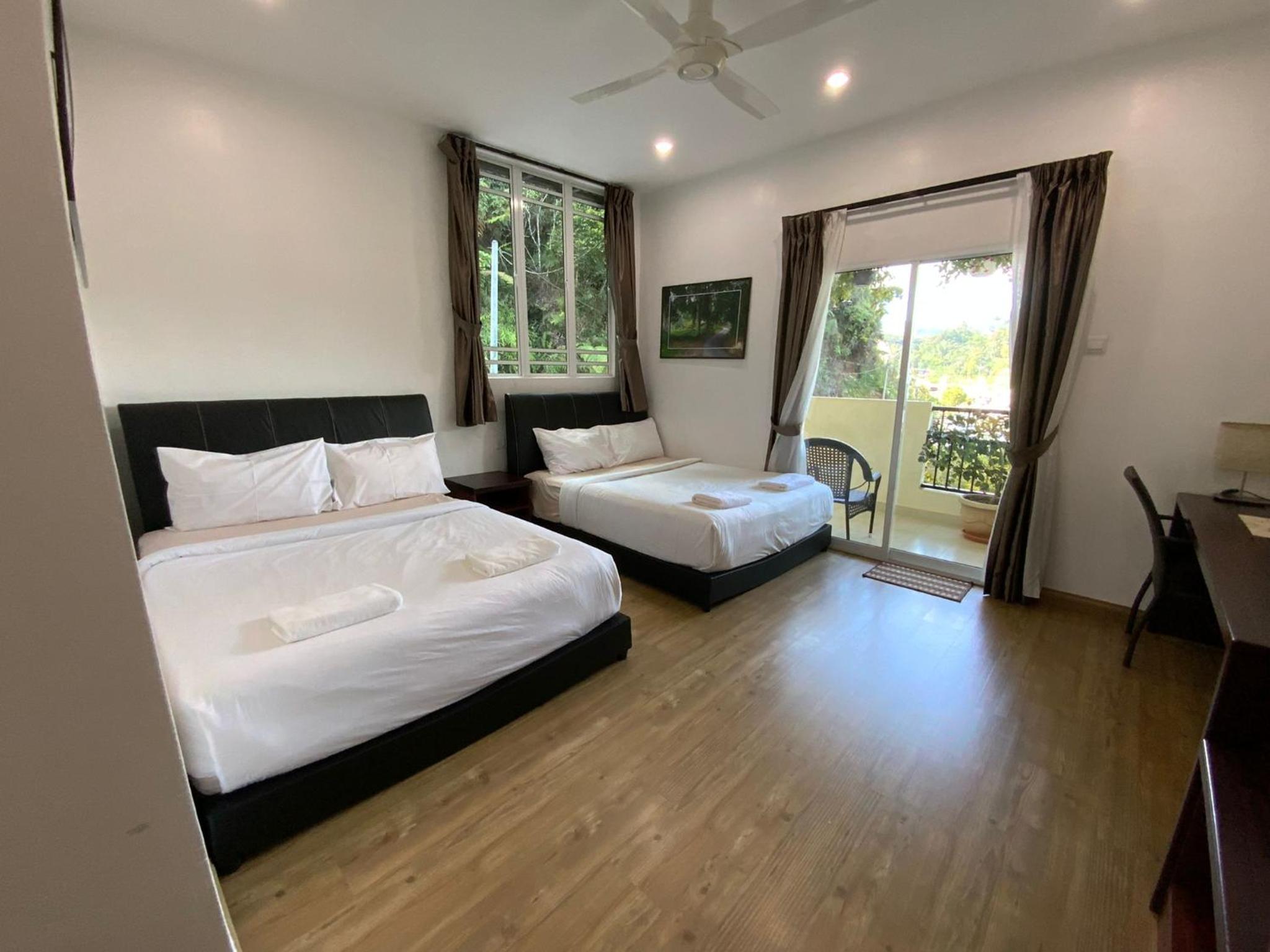 Deluxe Family Room photo 1