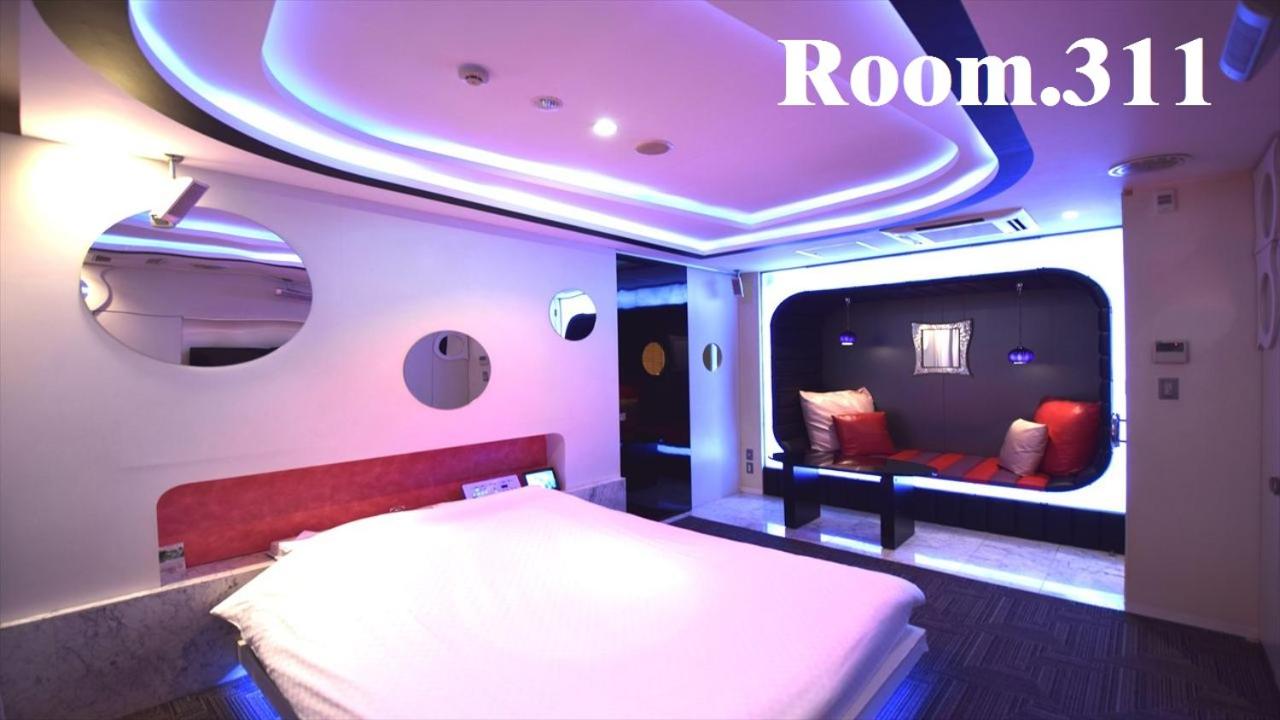 Queen Room With Balcony photo 2