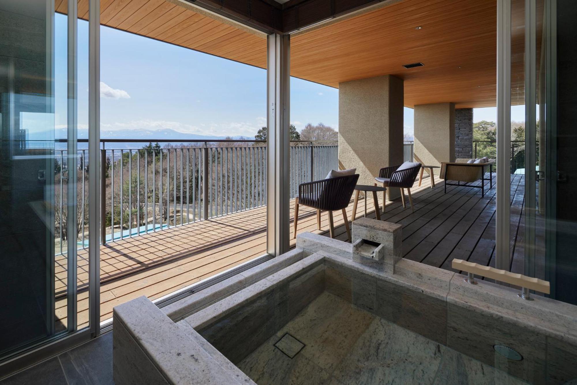 Junior Suite with Sky View - Photo 3
