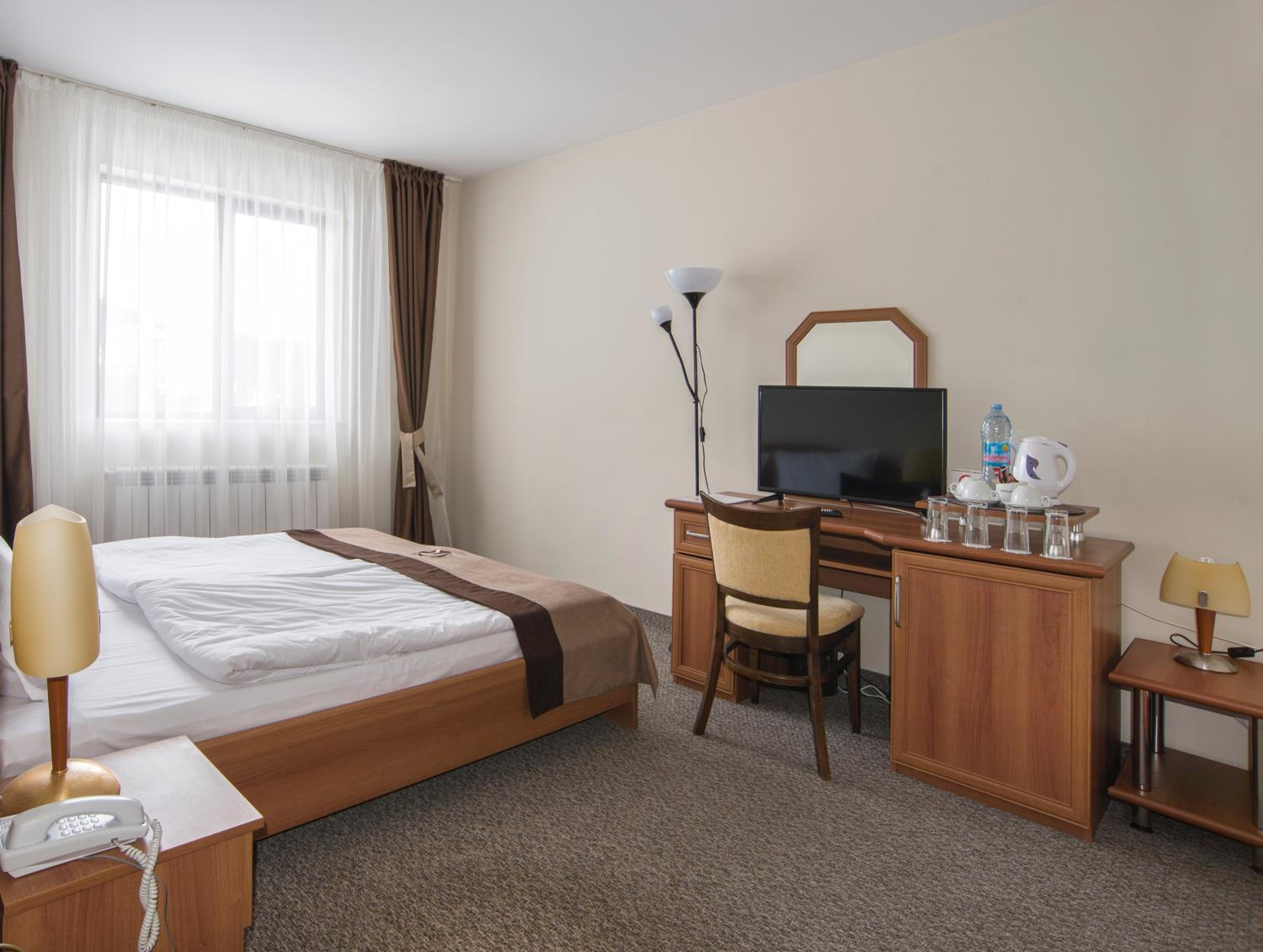 Double or Twin Room with Mountain View