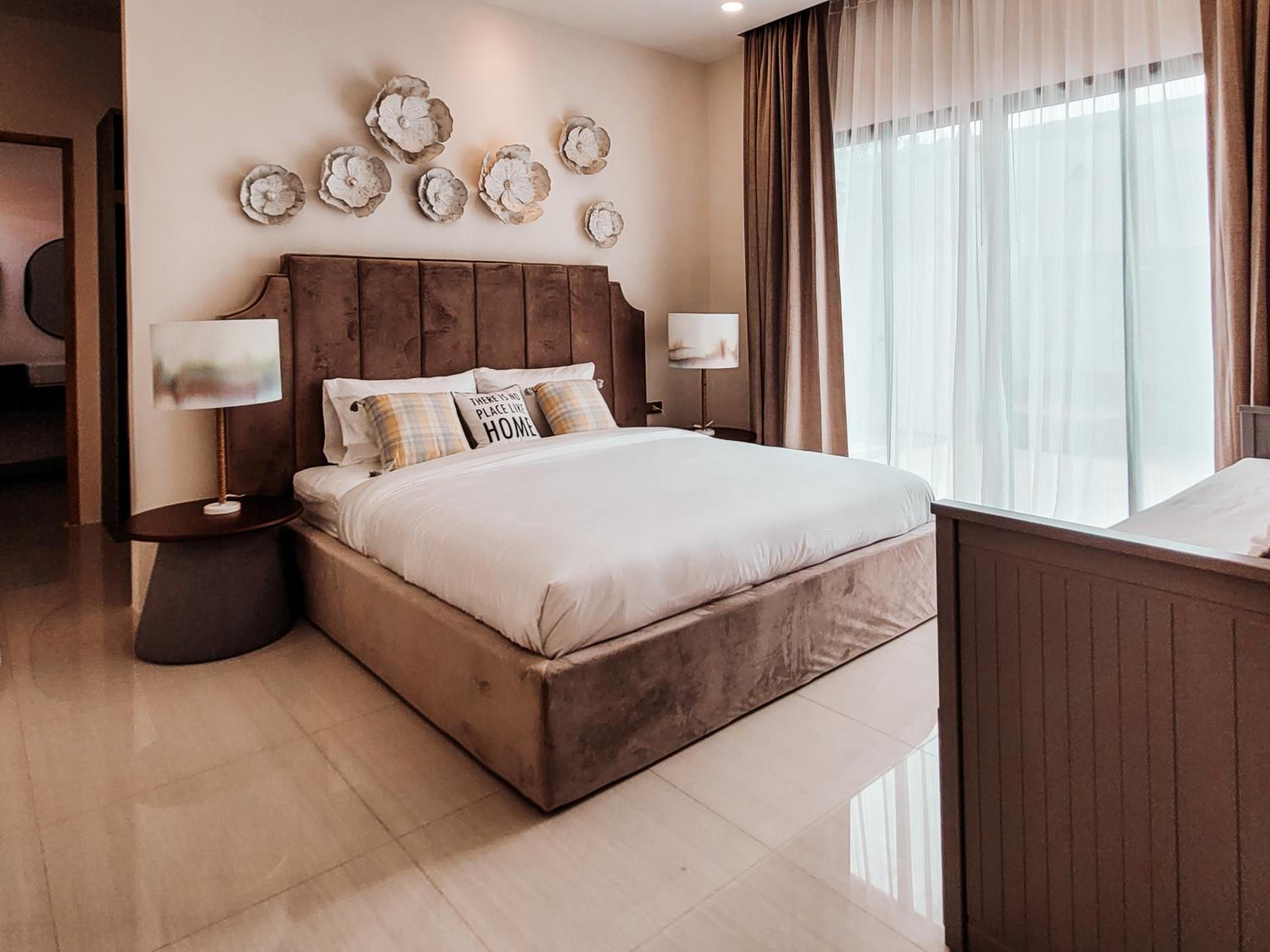 Three-Bedroom Villa - Photo 13