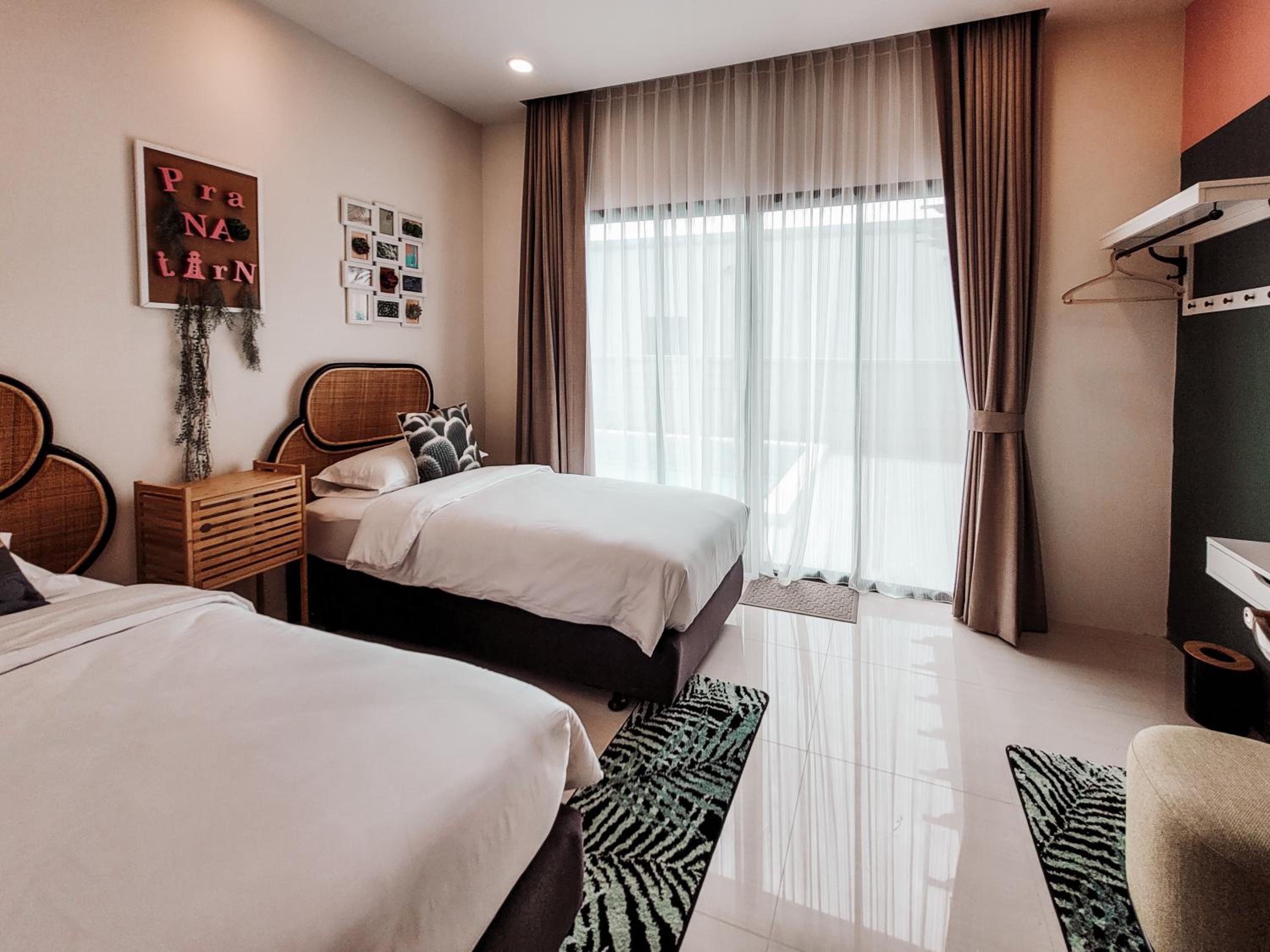 Three-Bedroom Villa - Photo 11