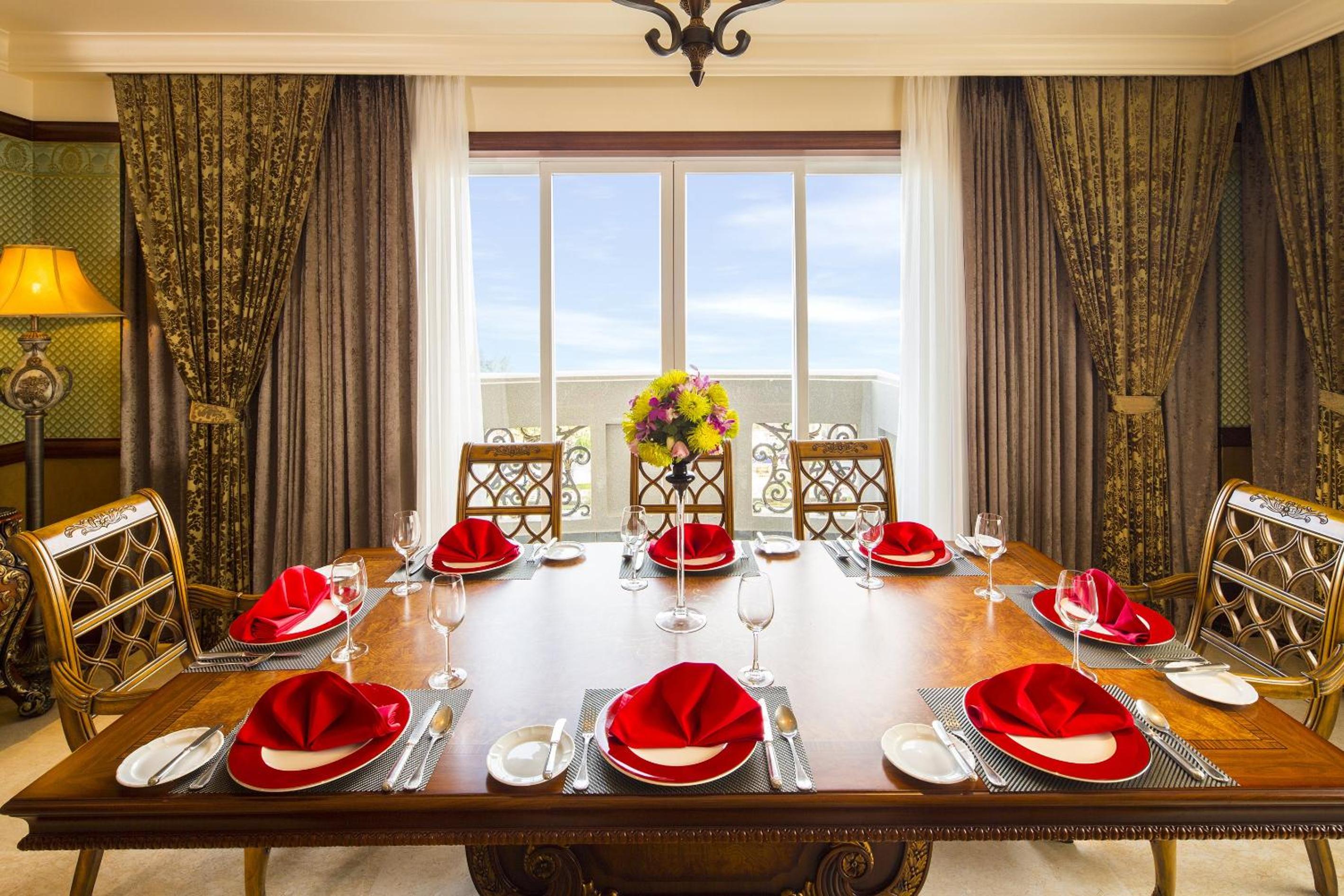 Heritage Imperial Suite - Photo 7